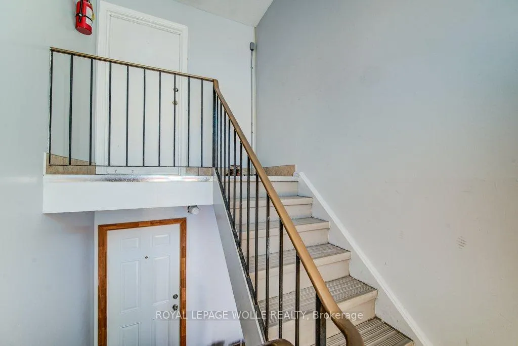 Photo 5 of 103 Vicmount Drive, Kitchener — HOMEH