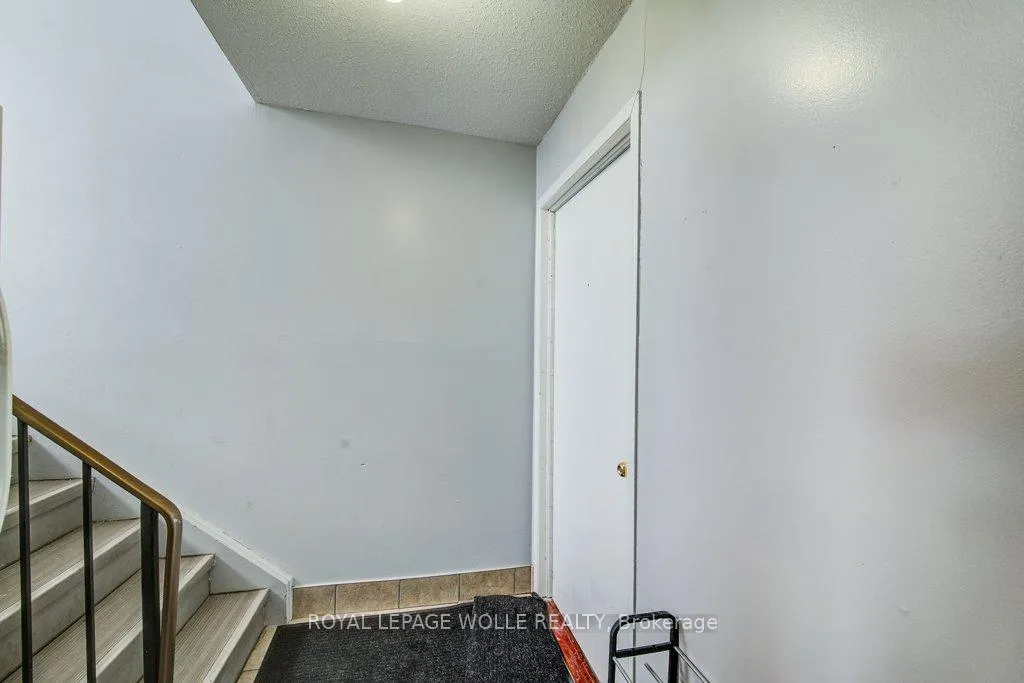 Photo 6 of 103 Vicmount Drive, Kitchener — HOMEH