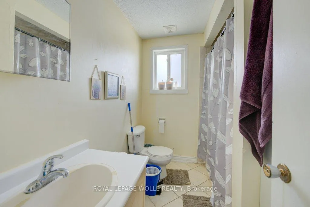 Photo 16 of 103 Vicmount Drive, Kitchener — HOMEH