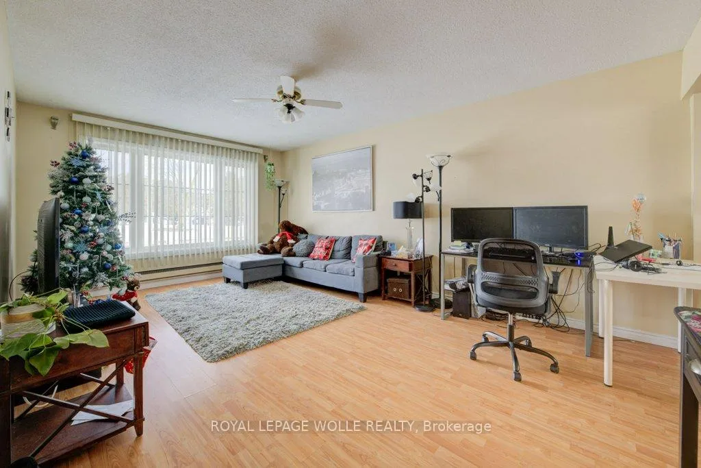Photo 18 of 103 Vicmount Drive, Kitchener — HOMEH