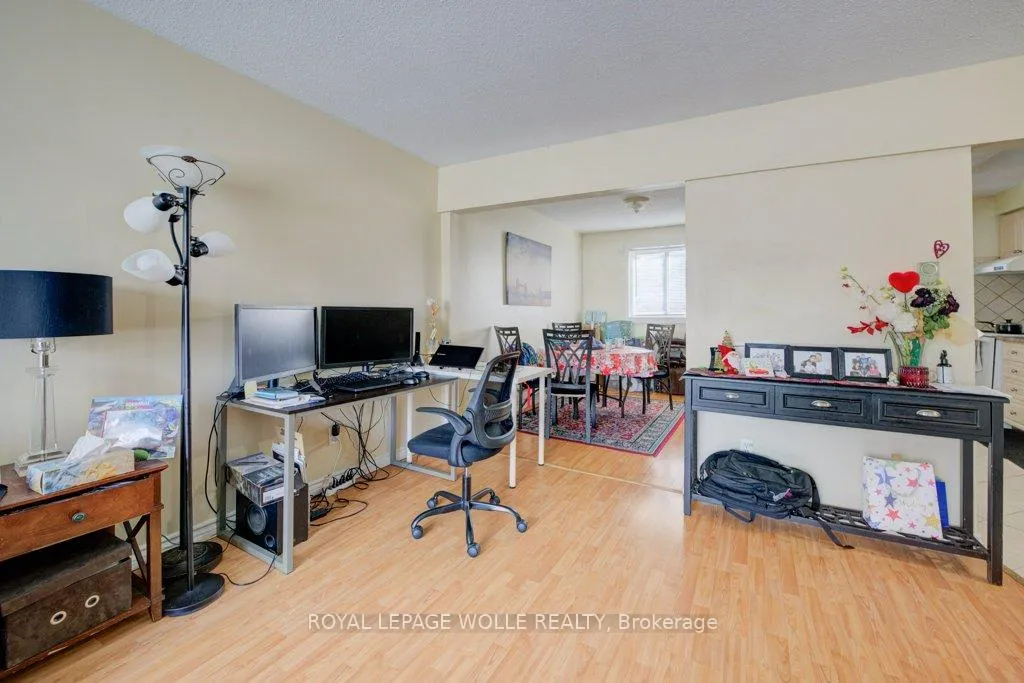 Photo 21 of 103 Vicmount Drive, Kitchener — HOMEH