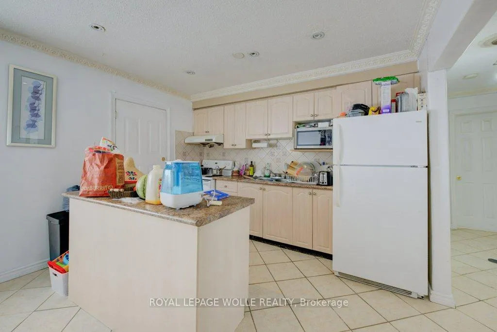 Photo 32 of 103 Vicmount Drive, Kitchener — HOMEH
