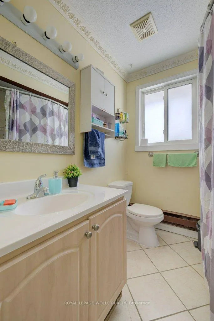 Photo 35 of 103 Vicmount Drive, Kitchener — HOMEH