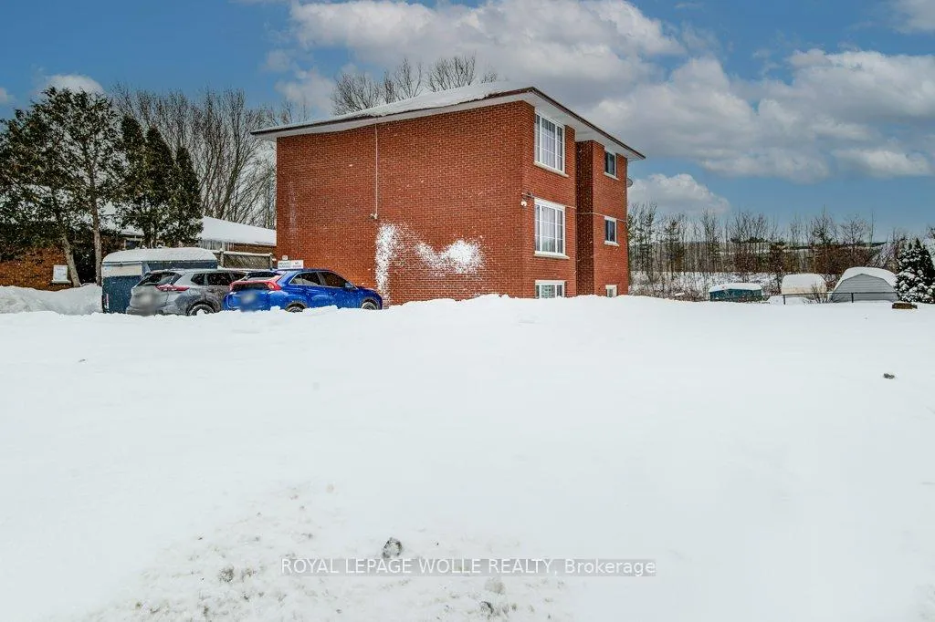 Photo 42 of 103 Vicmount Drive, Kitchener — HOMEH