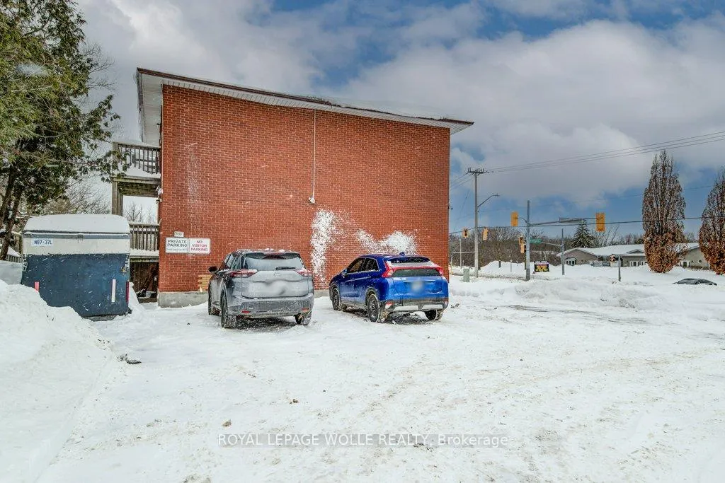 Photo 43 of 103 Vicmount Drive, Kitchener — HOMEH
