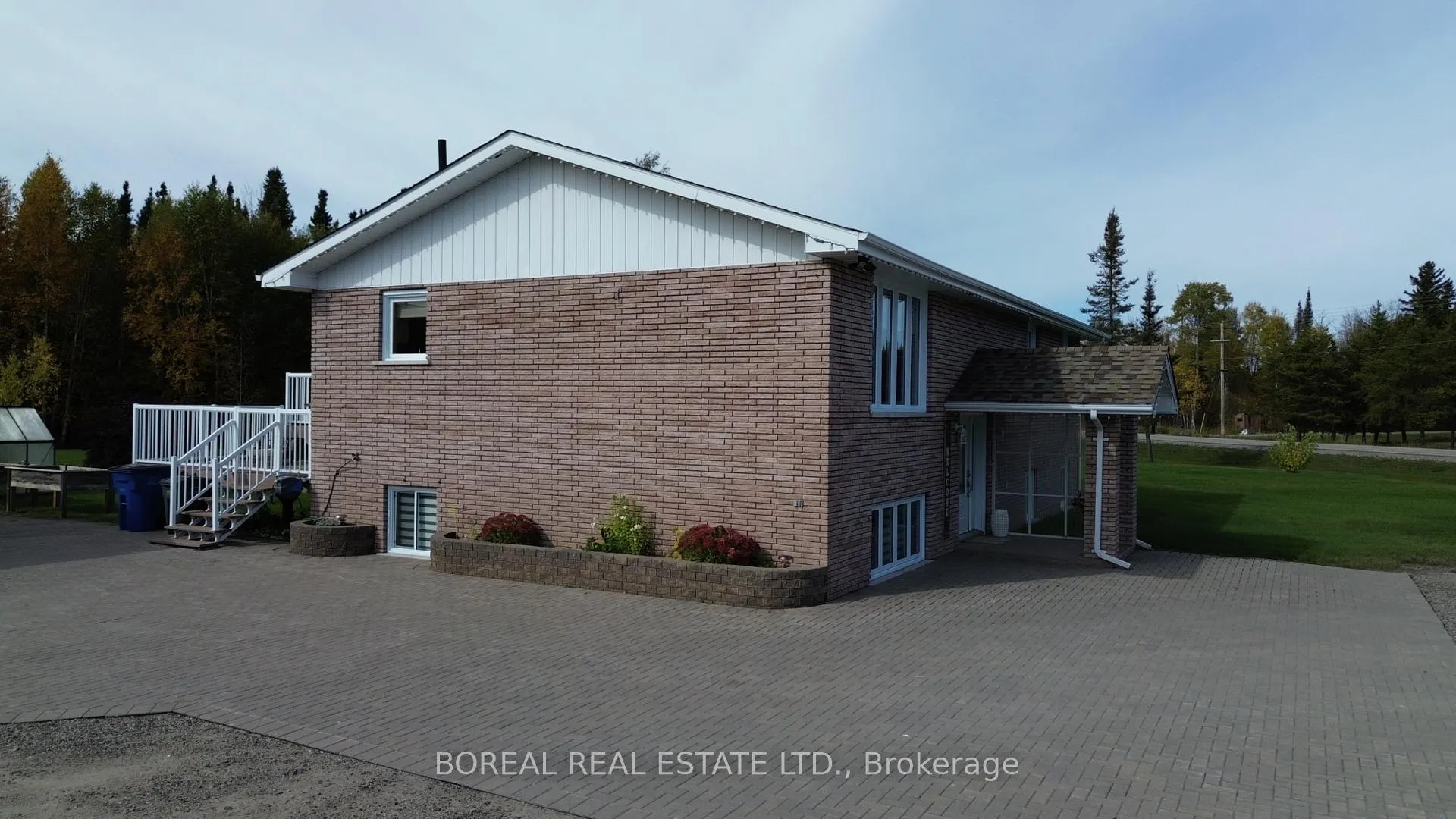 Photo 7 of 806 Hwy 652, Cochrane — HOMEH