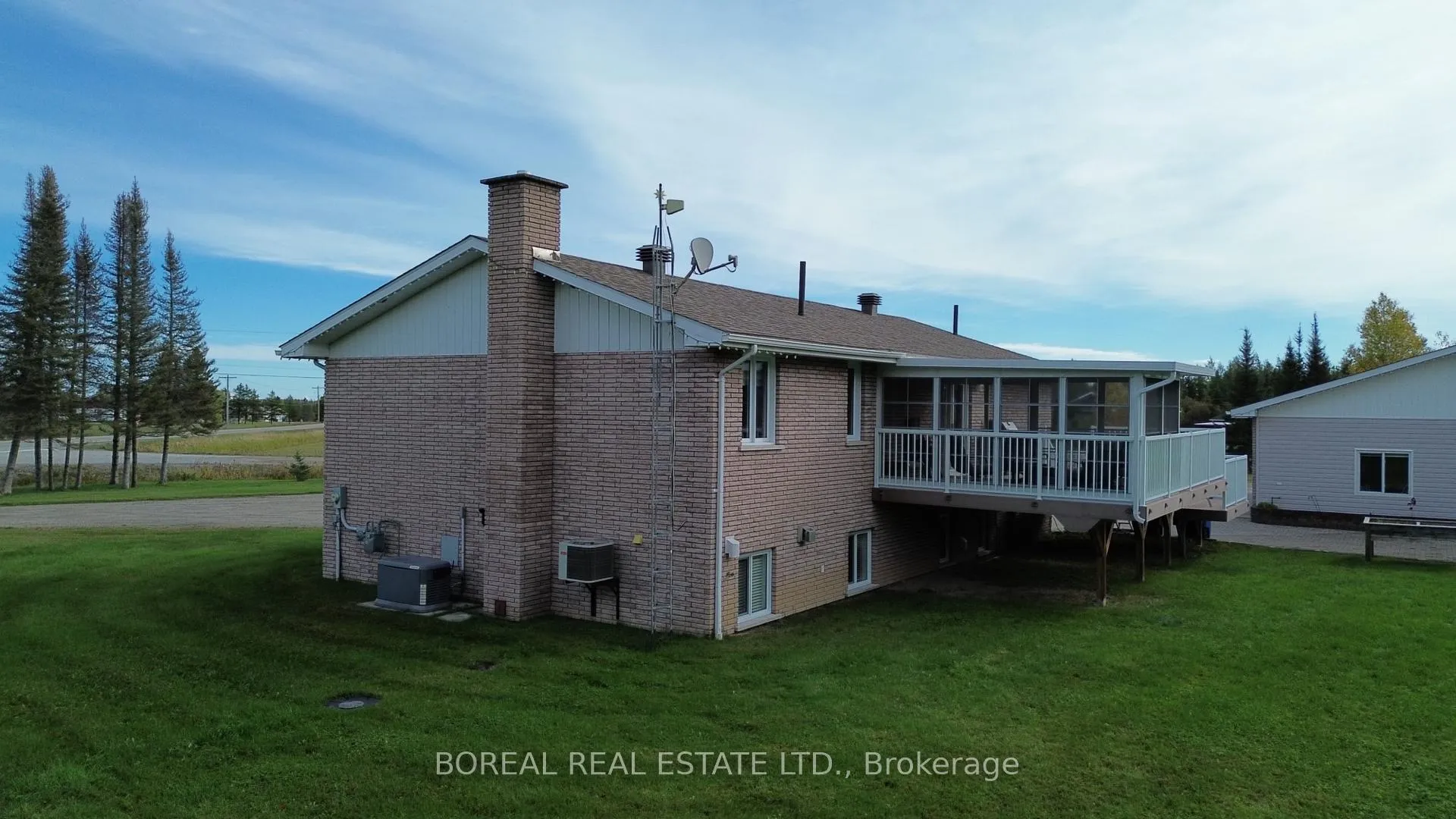 Photo 8 of 806 Hwy 652, Cochrane — HOMEH