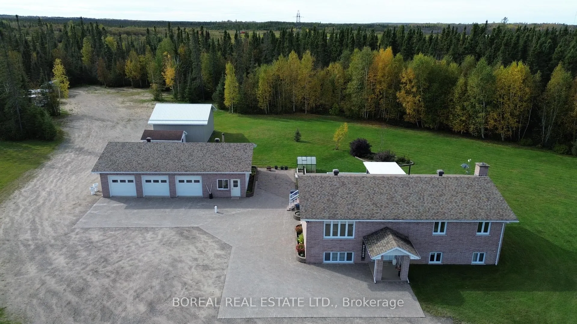 Photo 11 of 806 Hwy 652, Cochrane — HOMEH