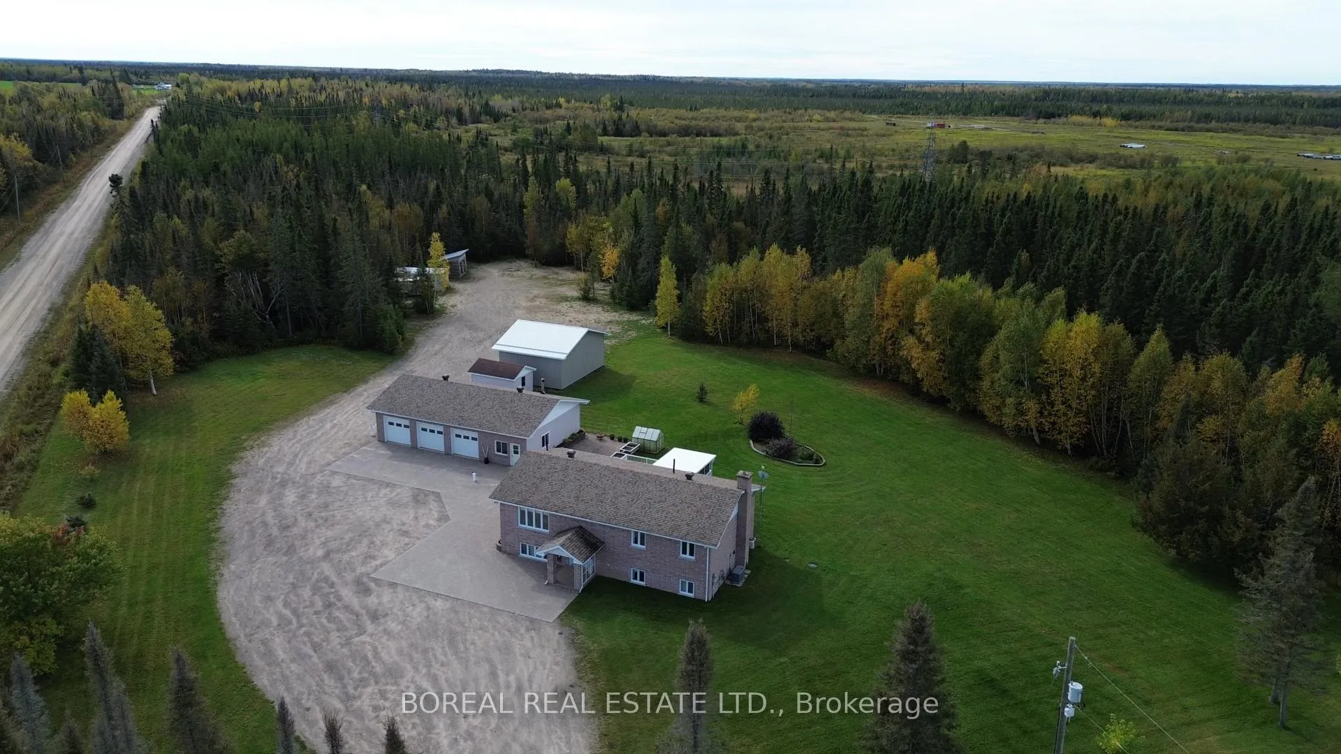 Photo 12 of 806 Hwy 652, Cochrane — HOMEH