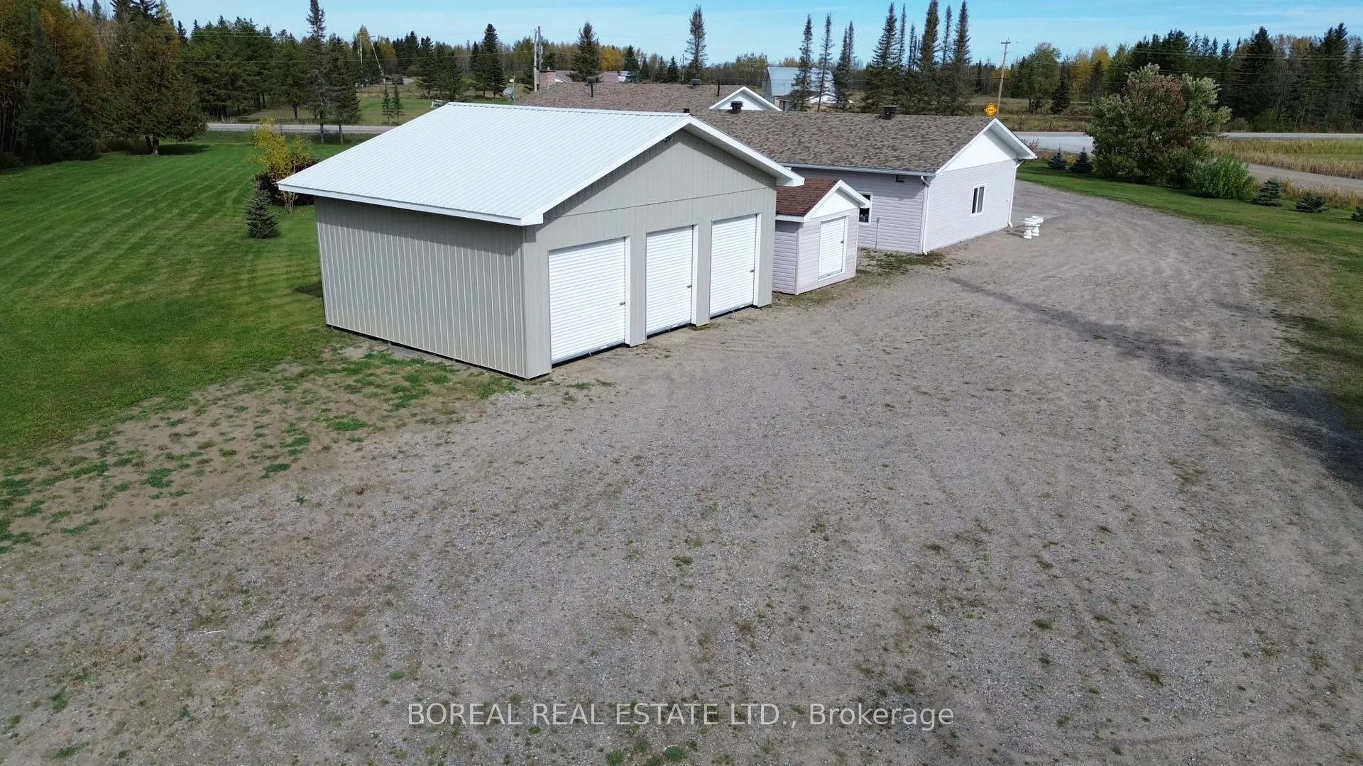 Photo 16 of 806 Hwy 652, Cochrane — HOMEH