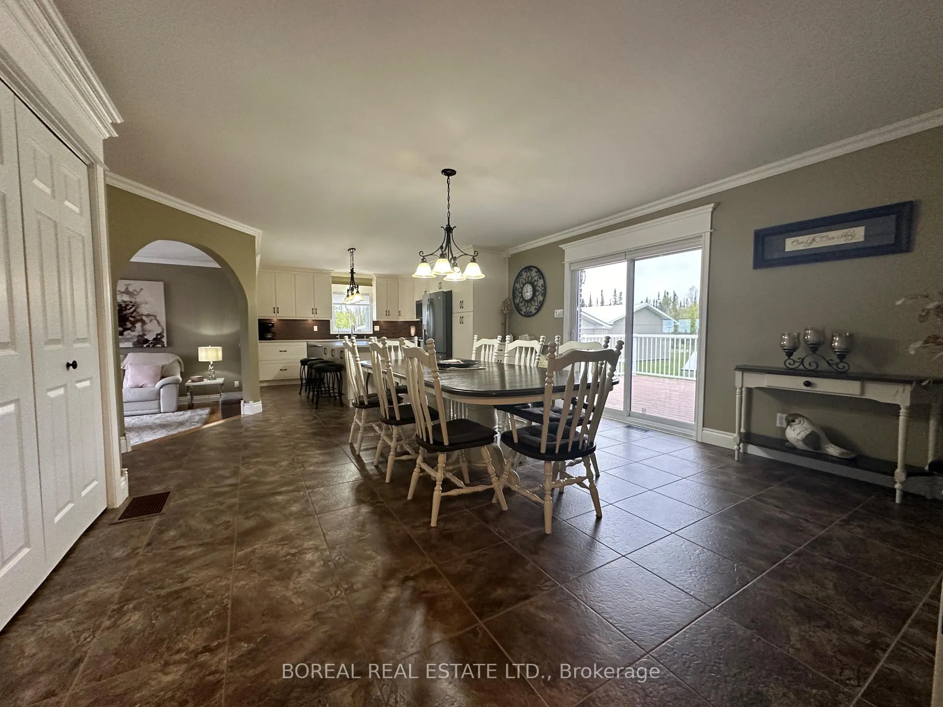 Photo 21 of 806 Hwy 652, Cochrane — HOMEH