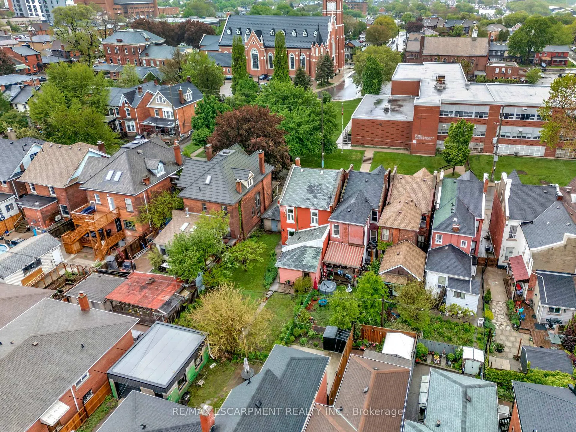Photo 5 of 198 Macnab Street N, Hamilton, Central — HOMEH