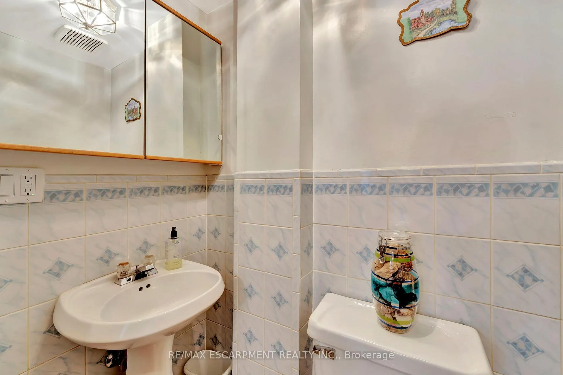 Photo 16 of 198 Macnab Street N, Hamilton, Central — HOMEH