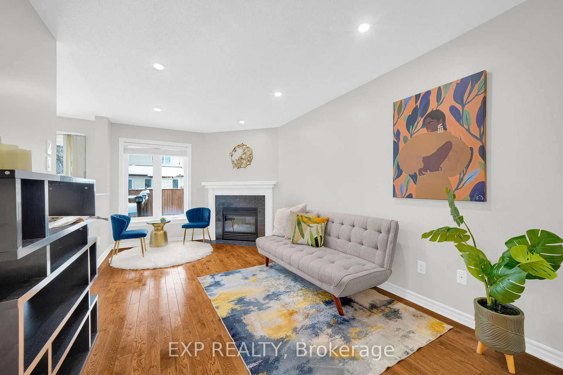 Photo 3 of 140 Whetstone Crescent, Ottawa, Barrhaven East — HOMEH