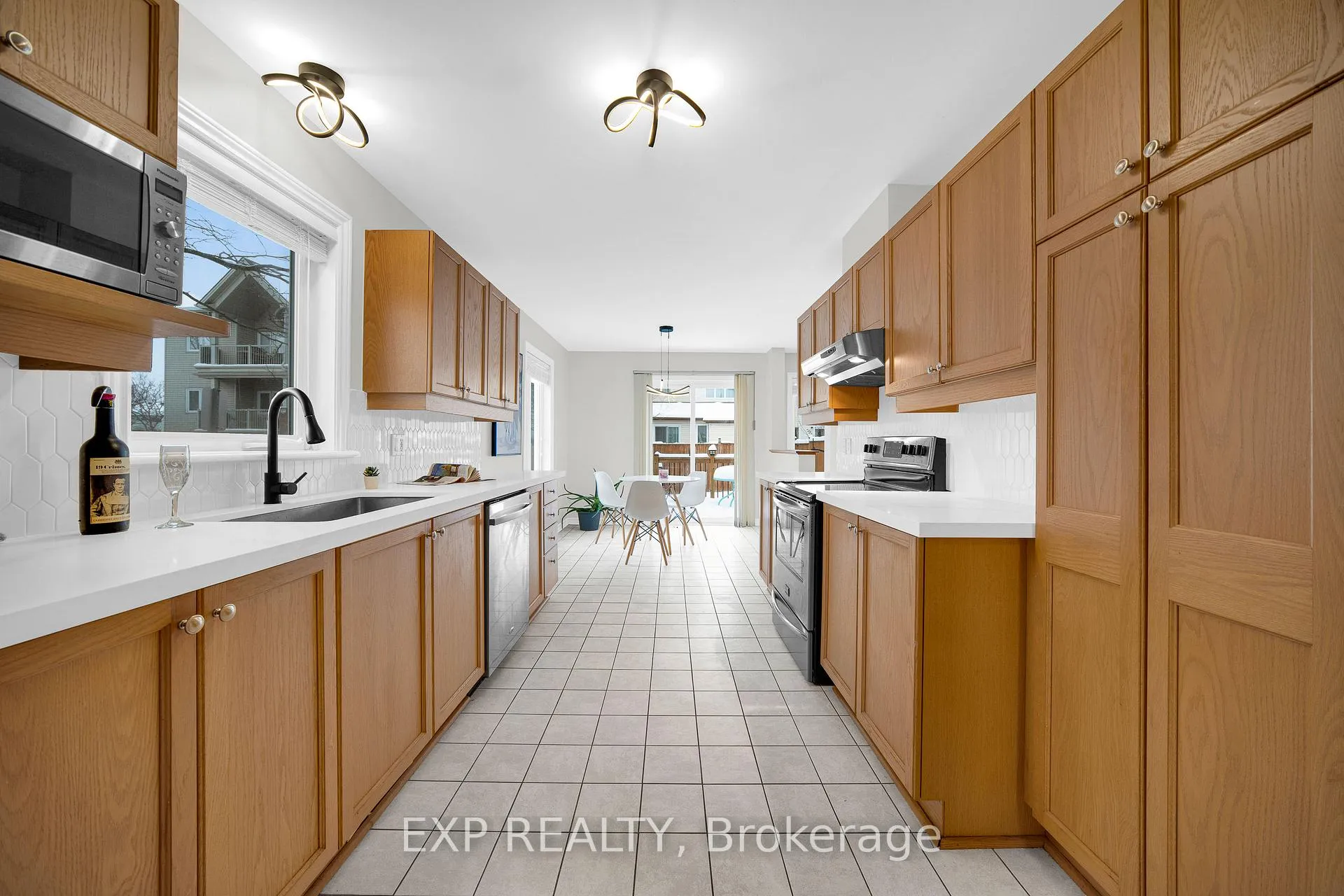 Photo 11 of 140 Whetstone Crescent, Ottawa, Barrhaven East — HOMEH