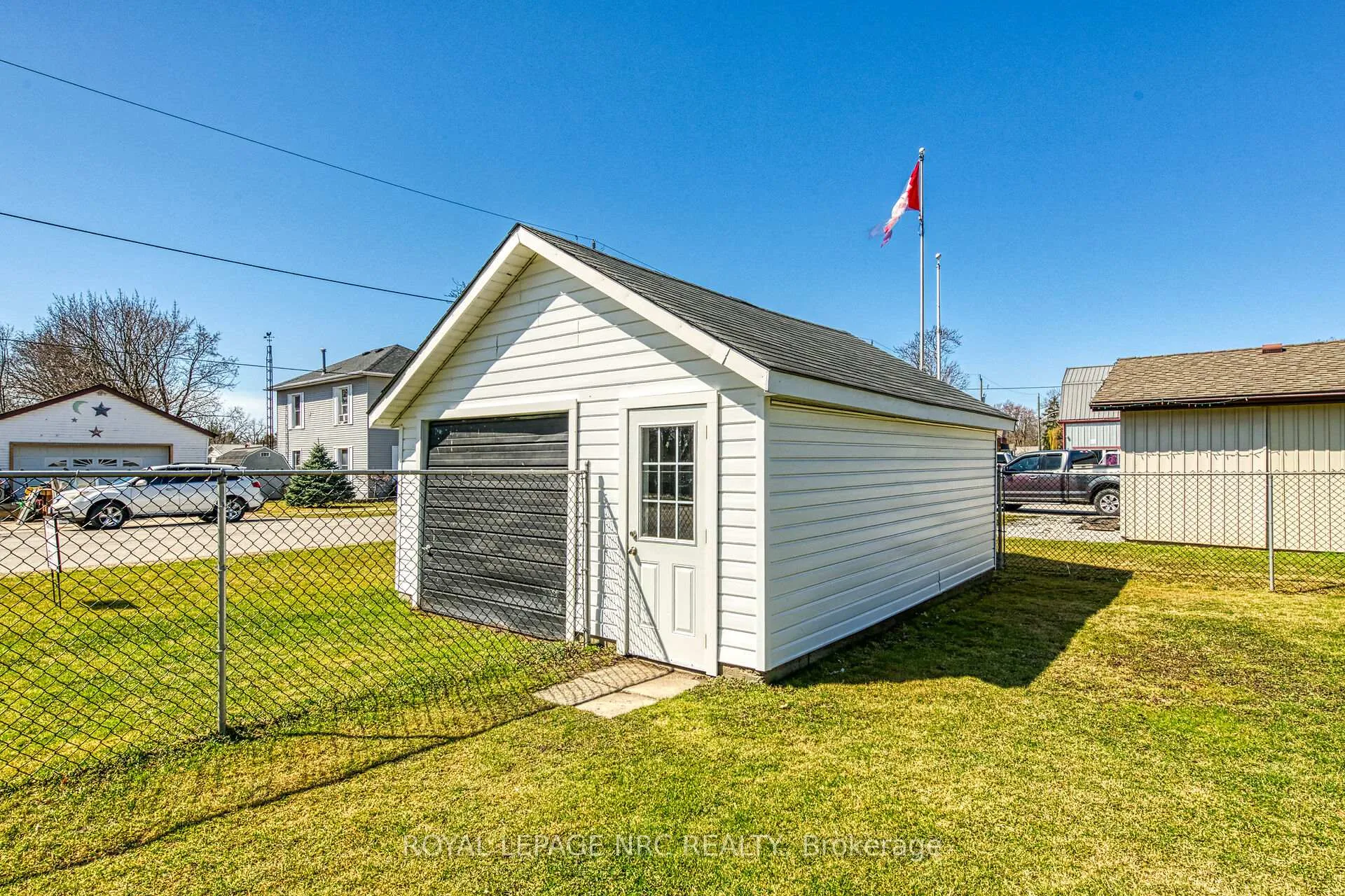 Photo 2 of 2083 Main Street N, Haldimand — HOMEH