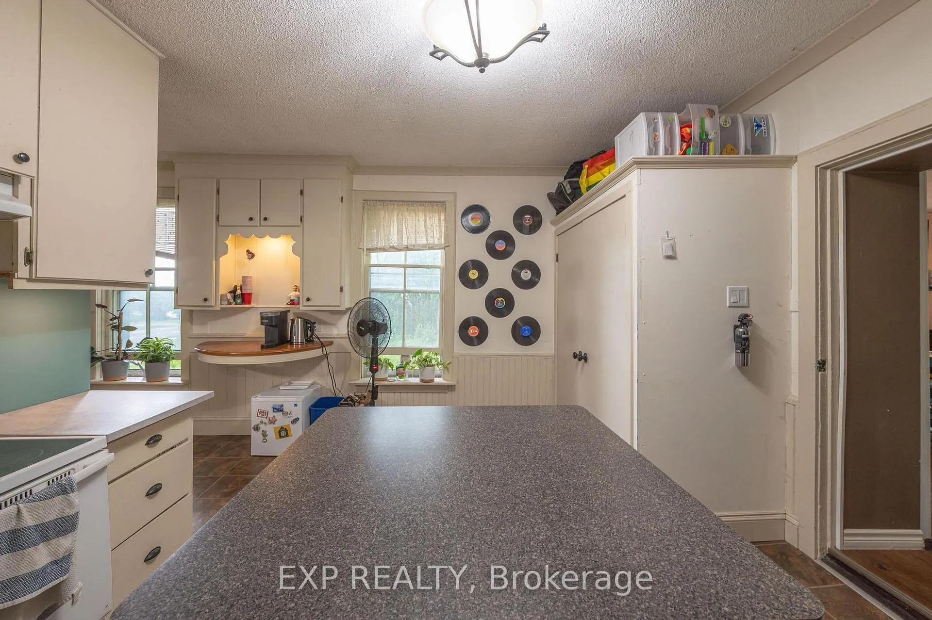 Photo 11 of 1033 Water Street, Peterborough, Northcrest Ward 5 — HOMEH