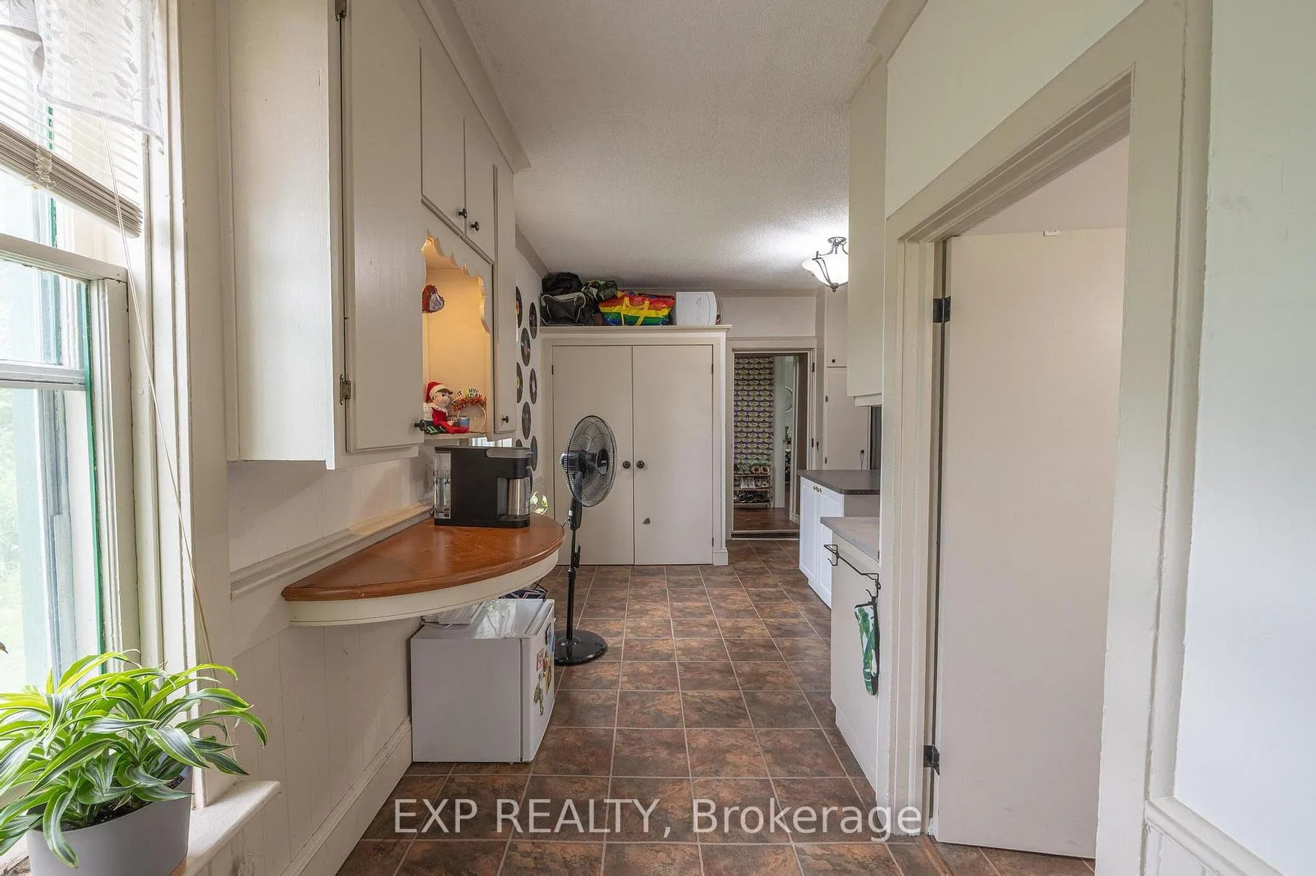 Photo 12 of 1033 Water Street, Peterborough, Northcrest Ward 5 — HOMEH