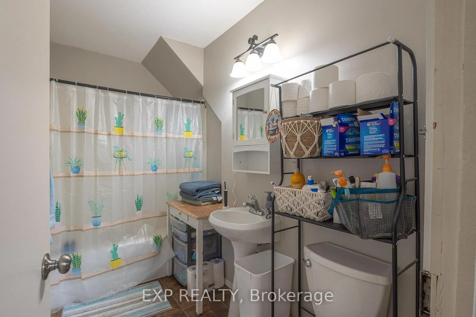 Photo 14 of 1033 Water Street, Peterborough, Northcrest Ward 5 — HOMEH