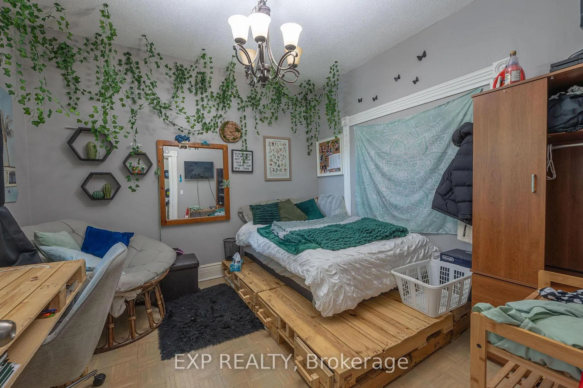 Photo 15 of 1033 Water Street, Peterborough, Northcrest Ward 5 — HOMEH
