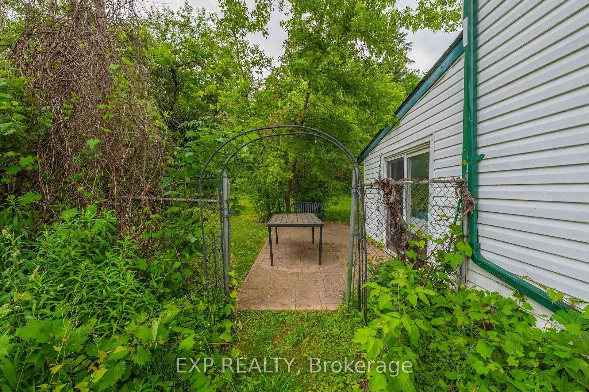 Photo 26 of 1033 Water Street, Peterborough, Northcrest Ward 5 — HOMEH