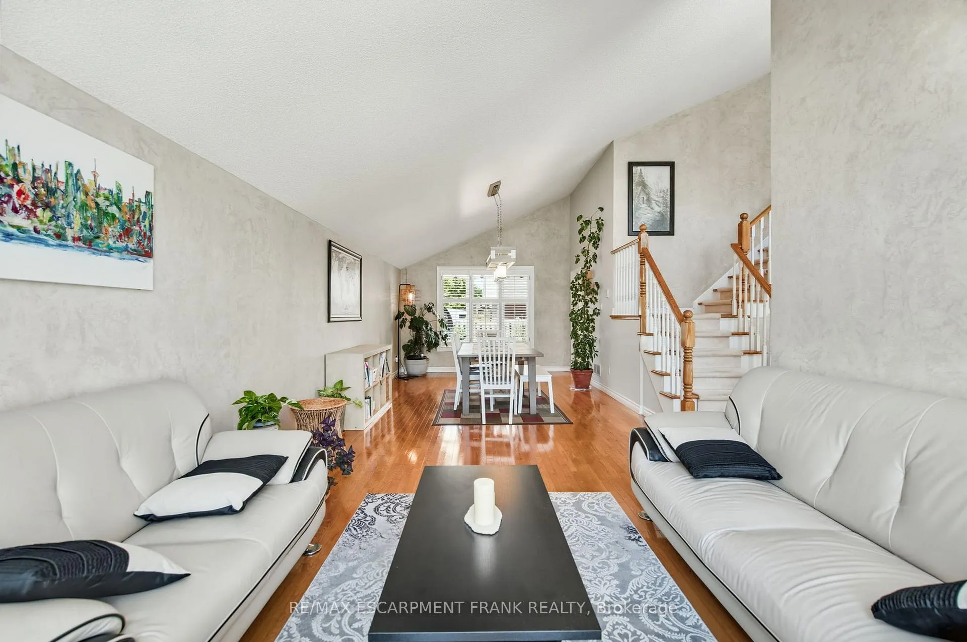 Photo 9 of 205 Portage Lane, Hamilton, Rural Glanbrook — HOMEH