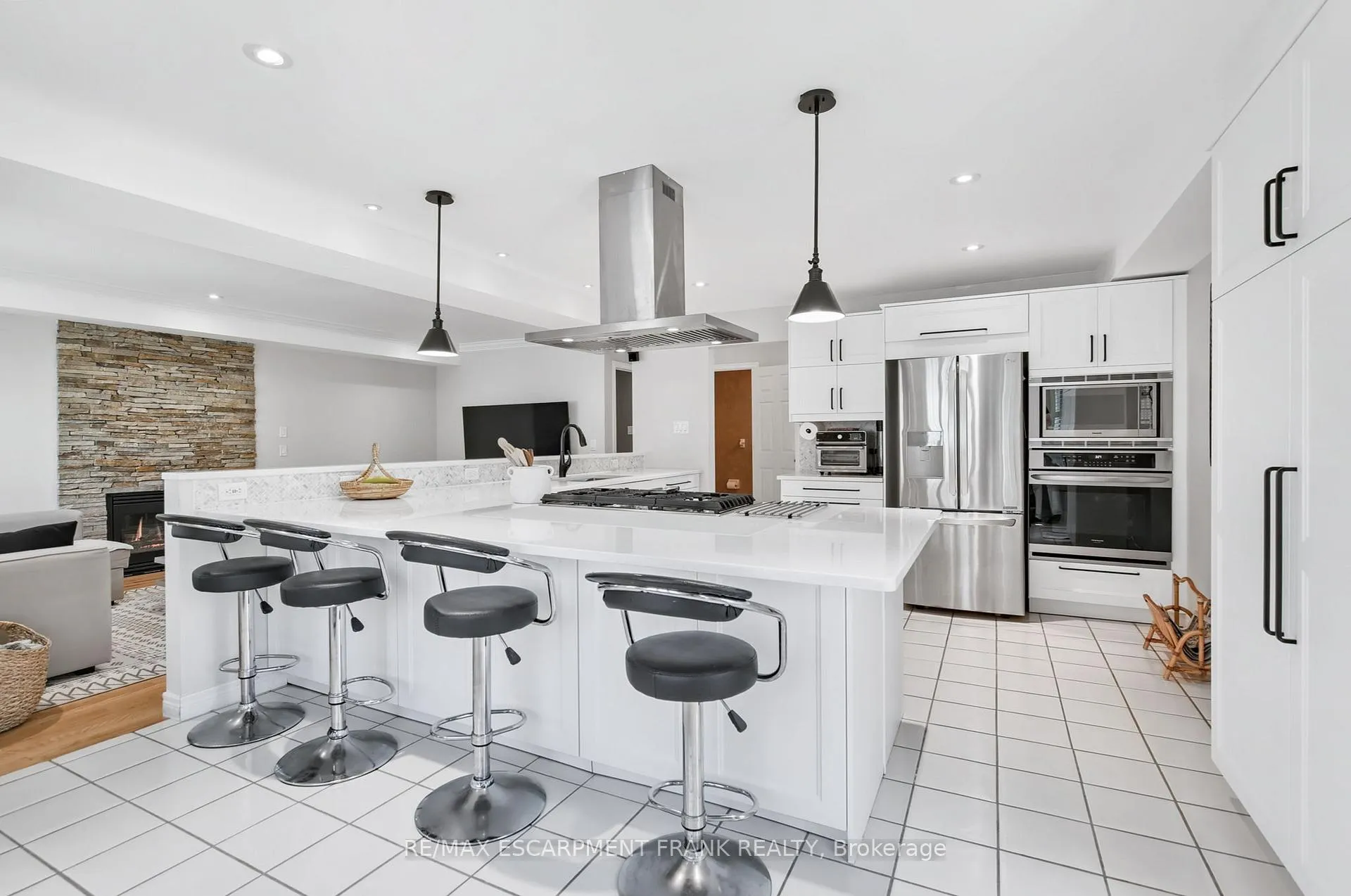 Photo 19 of 205 Portage Lane, Hamilton, Rural Glanbrook — HOMEH