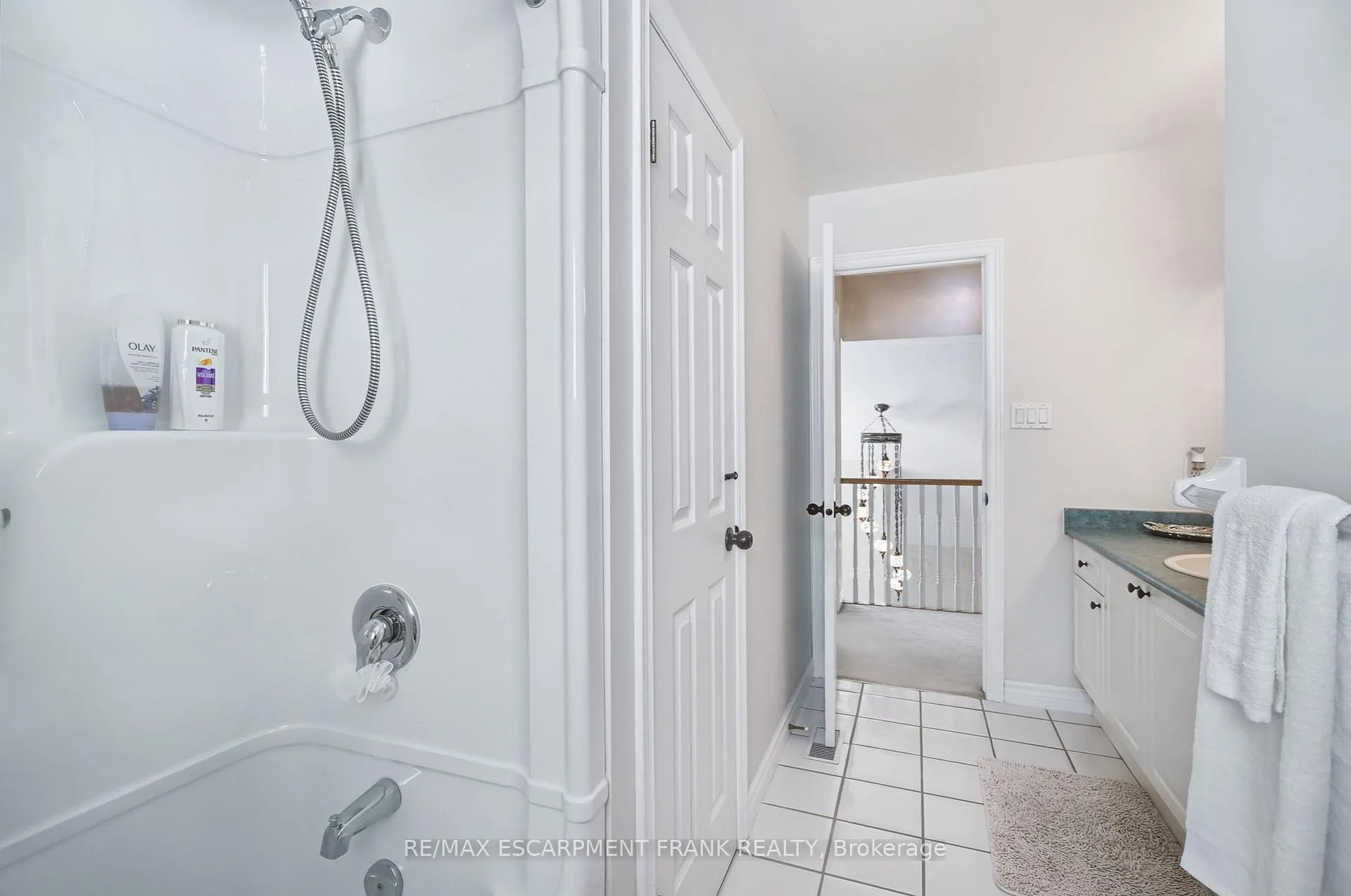 Photo 31 of 205 Portage Lane, Hamilton, Rural Glanbrook — HOMEH