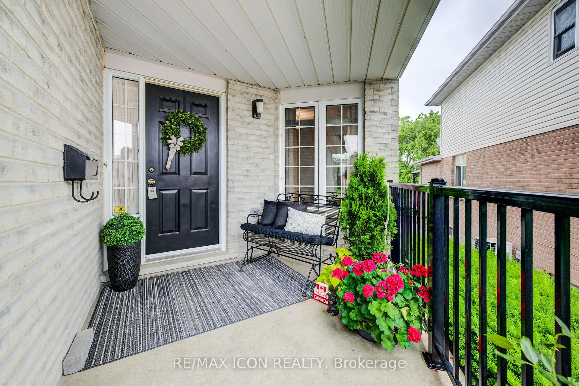 Photo 4 of 270 Resurrection Drive, Kitchener — HOMEH