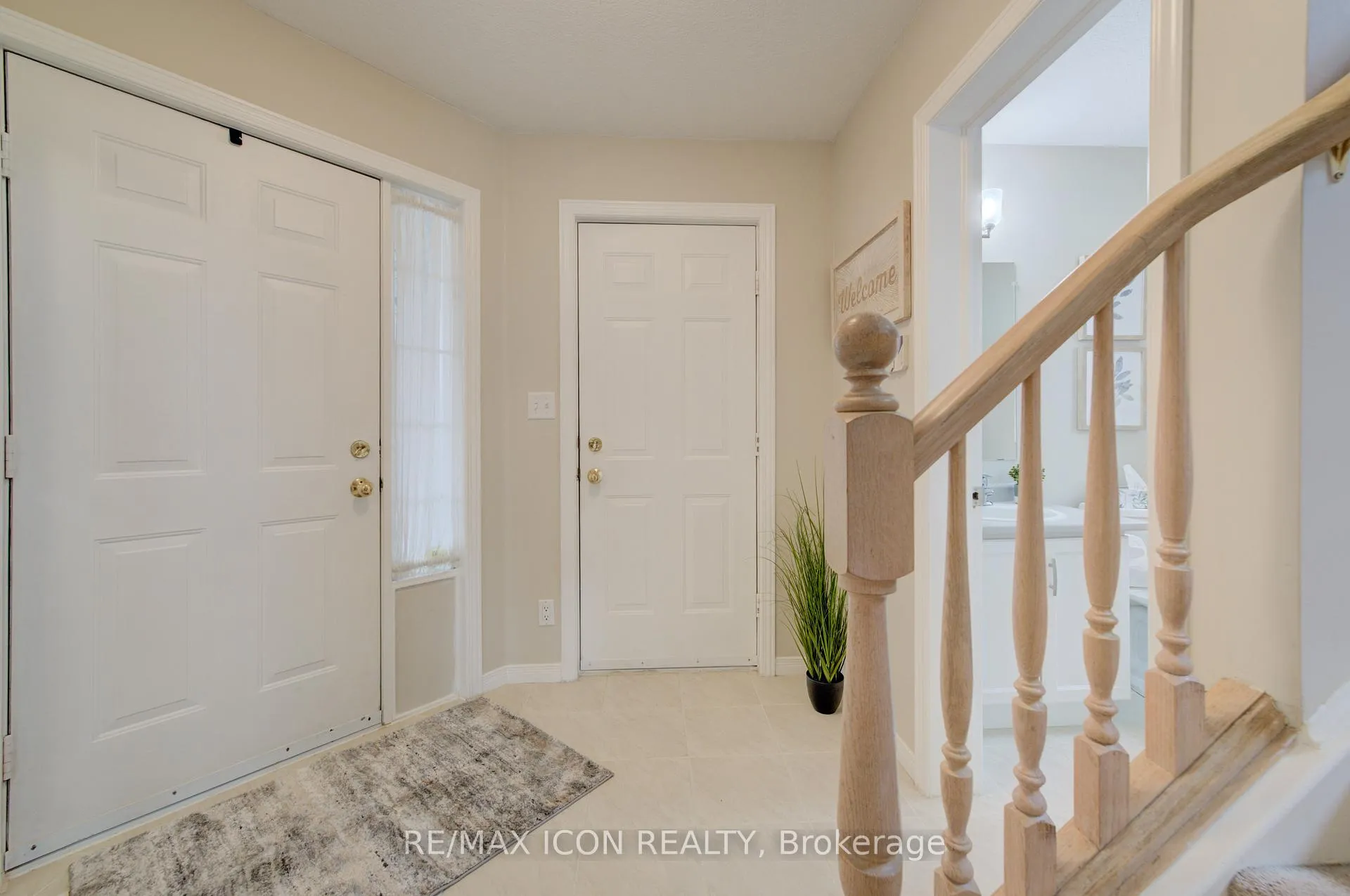 Photo 5 of 270 Resurrection Drive, Kitchener — HOMEH