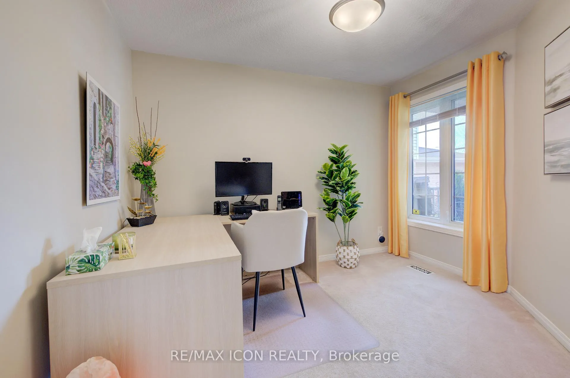 Photo 8 of 270 Resurrection Drive, Kitchener — HOMEH