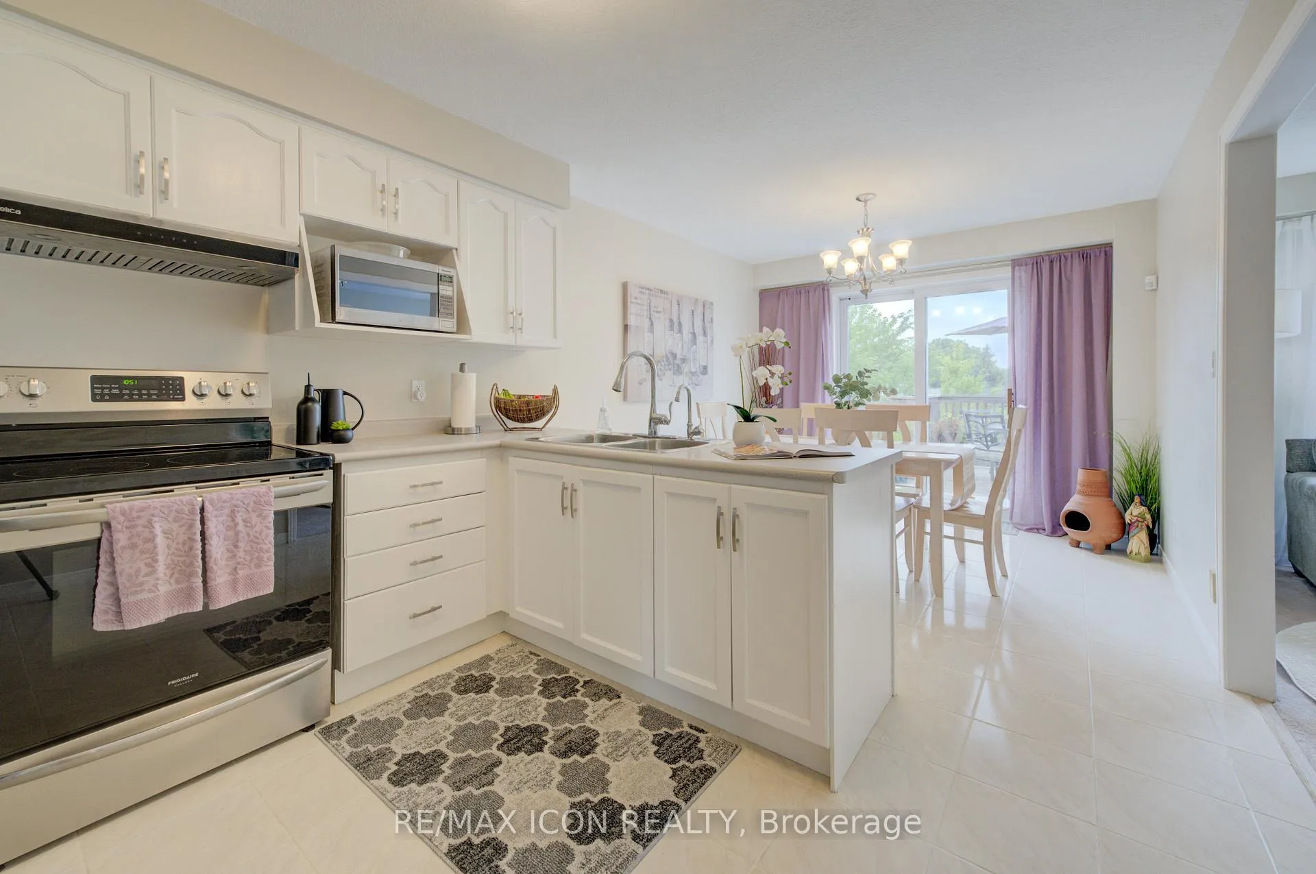 Photo 9 of 270 Resurrection Drive, Kitchener — HOMEH