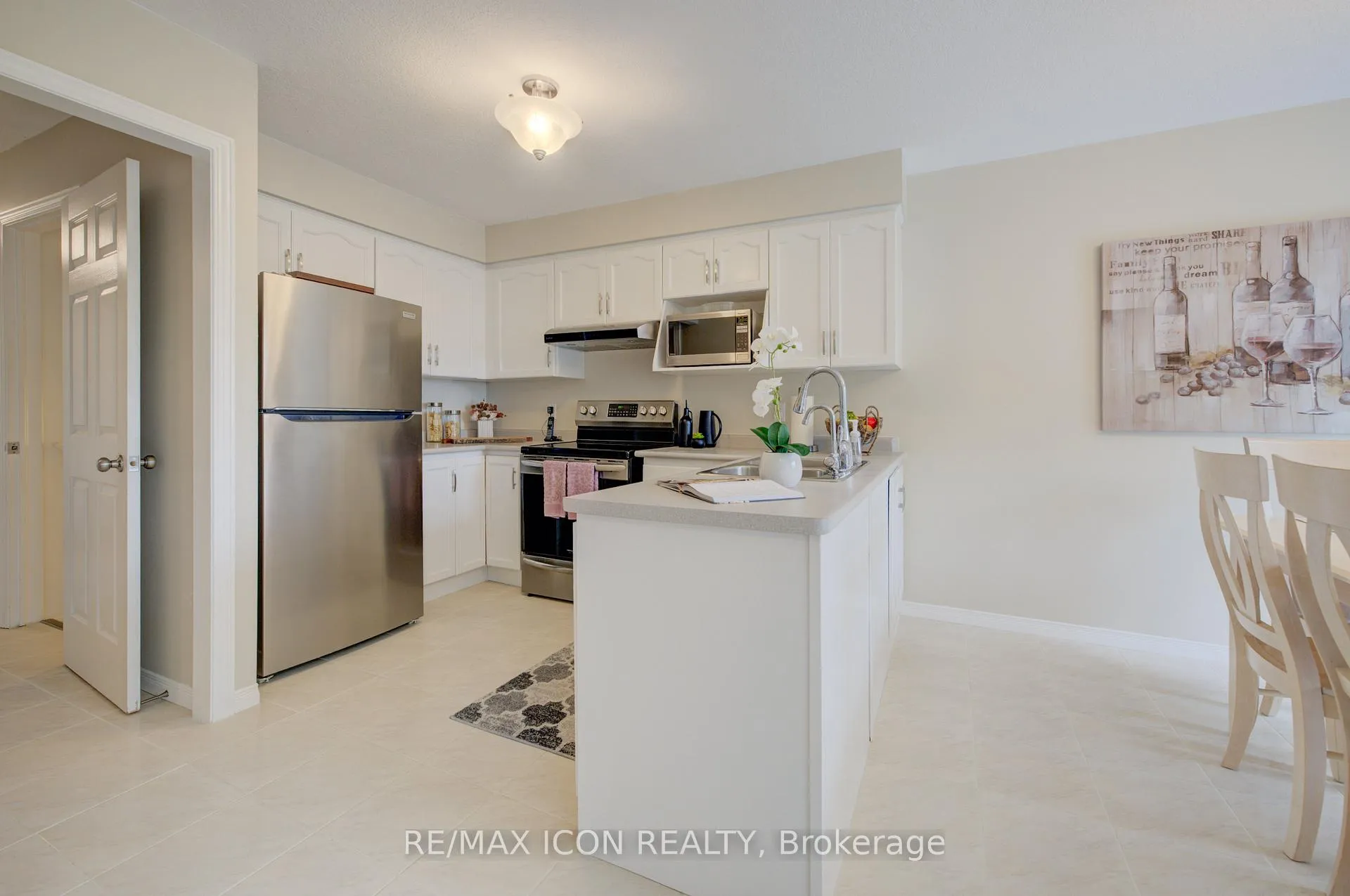 Photo 11 of 270 Resurrection Drive, Kitchener — HOMEH