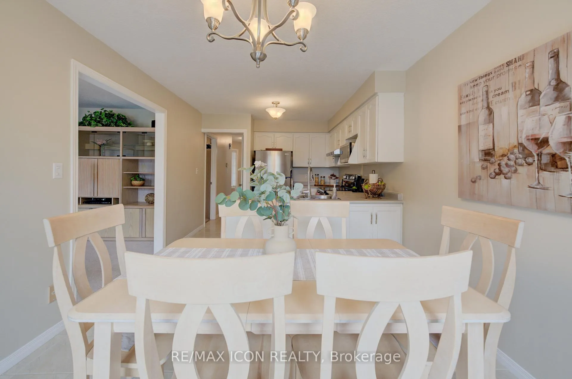 Photo 13 of 270 Resurrection Drive, Kitchener — HOMEH