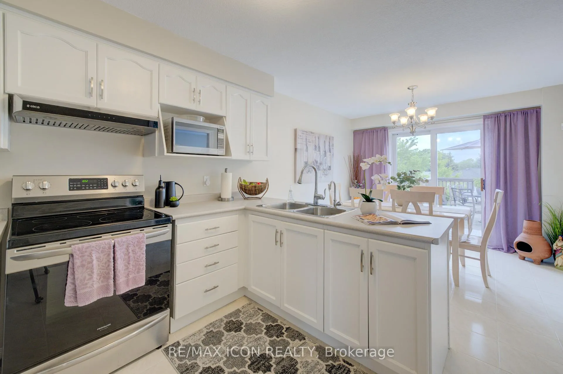 Photo 15 of 270 Resurrection Drive, Kitchener — HOMEH