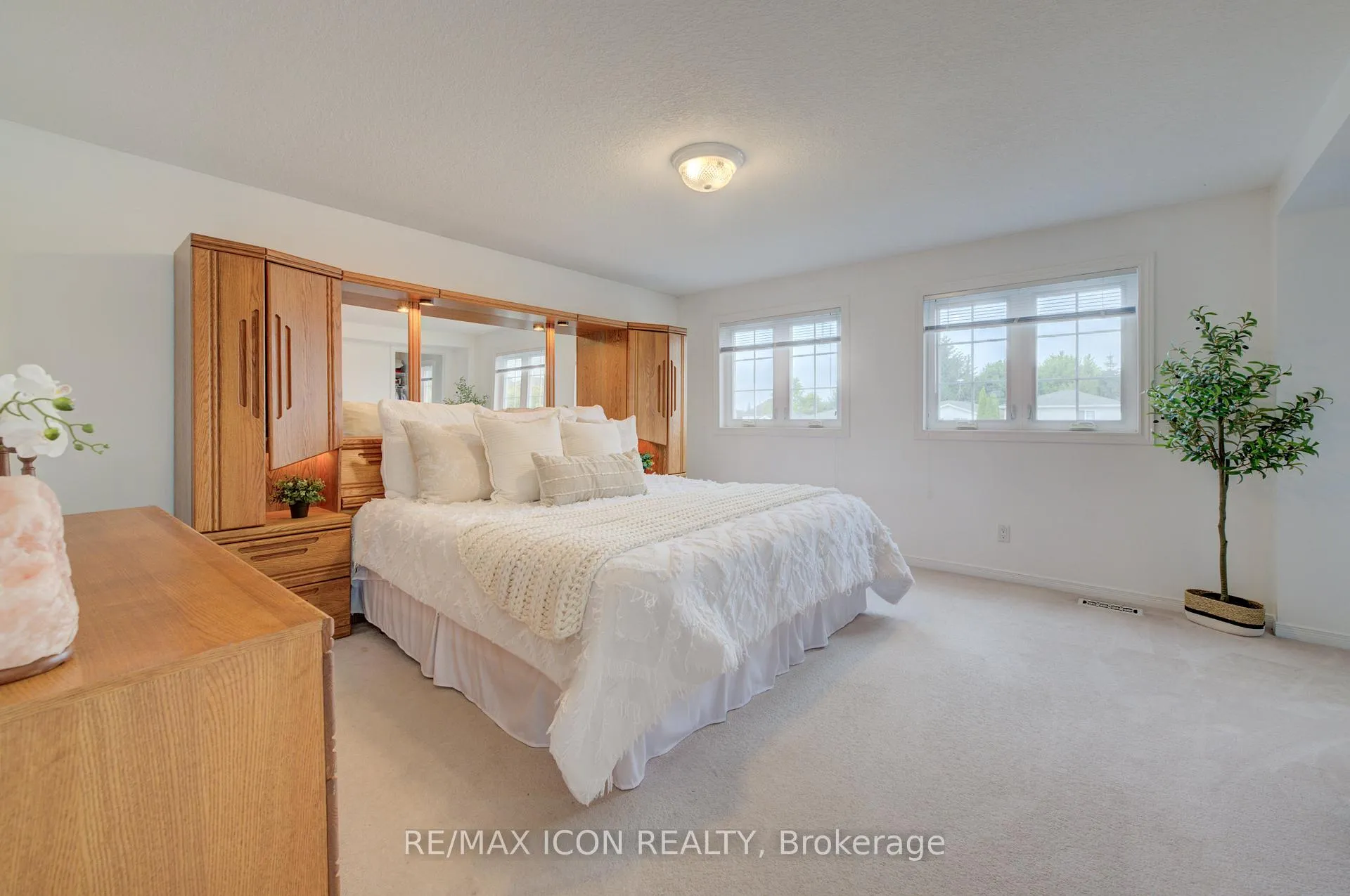 Photo 19 of 270 Resurrection Drive, Kitchener — HOMEH
