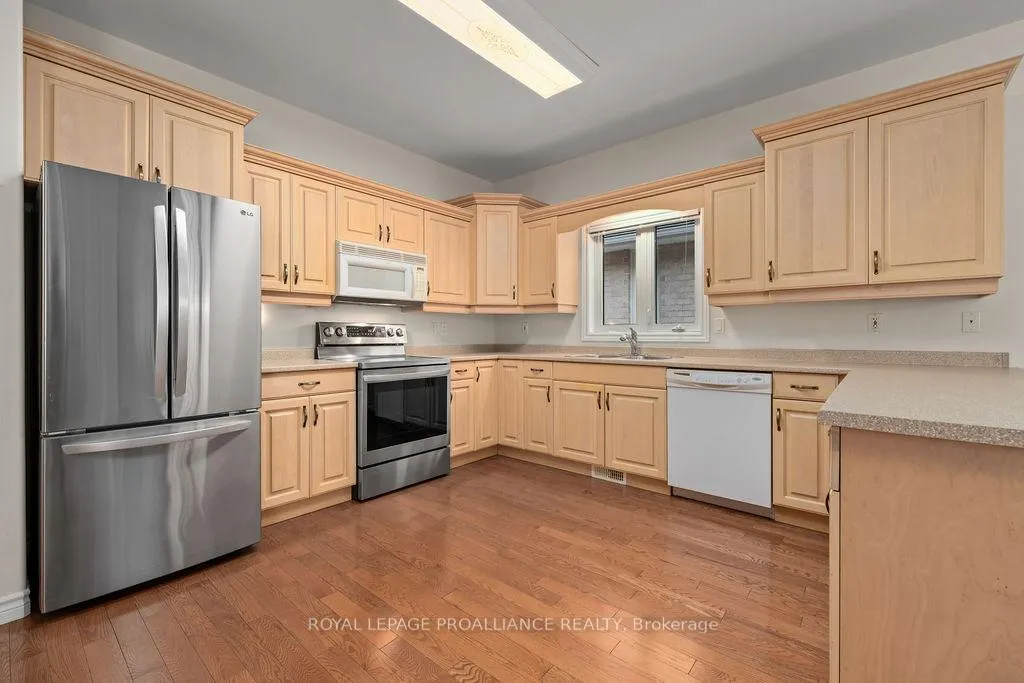 Photo 20 of 52 Simcoe Drive, Belleville, Thurlow Ward — HOMEH