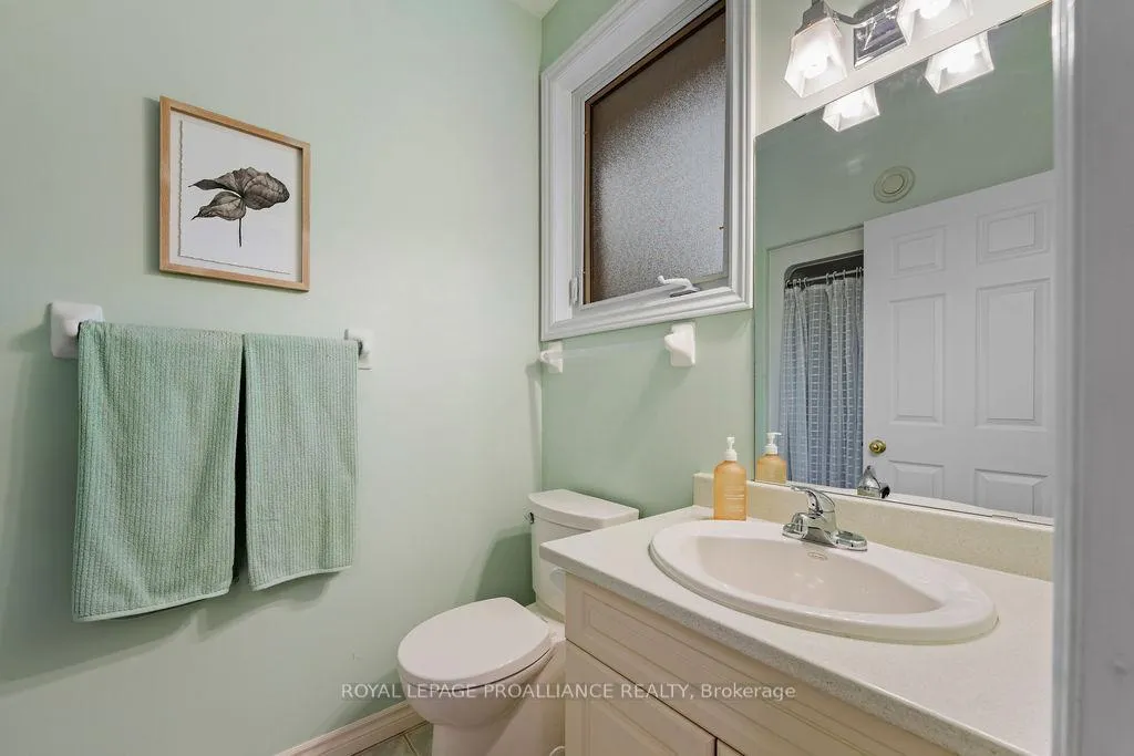 Photo 35 of 52 Simcoe Drive, Belleville, Thurlow Ward — HOMEH