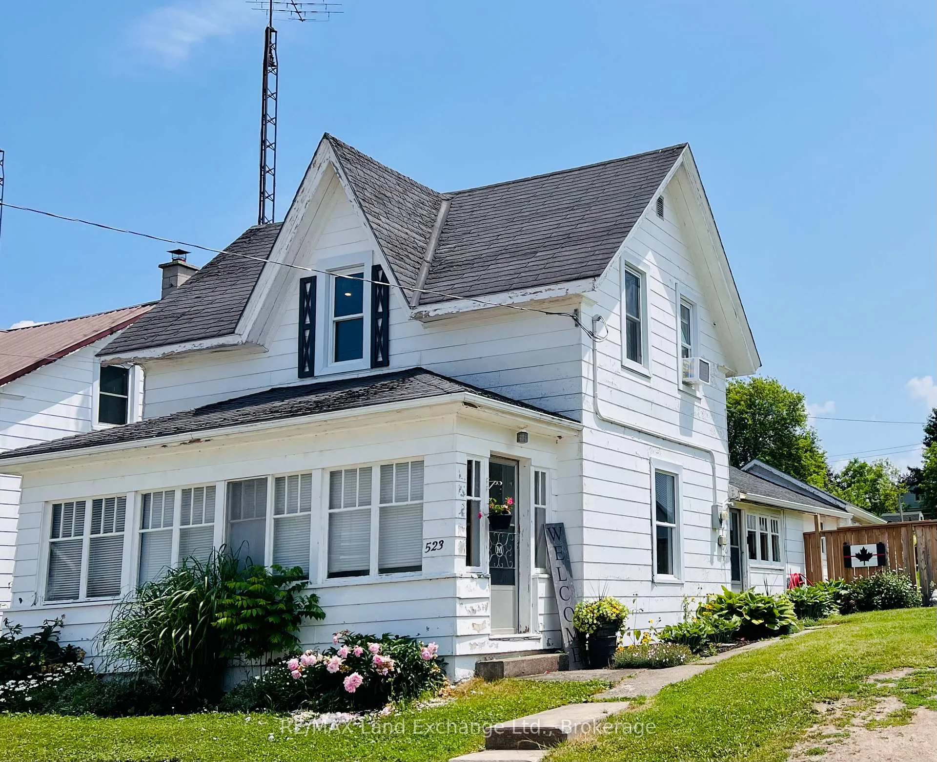 Photo 1 of 523 Outram Street, Huron-Kinloss, Lucknow — HOMEH