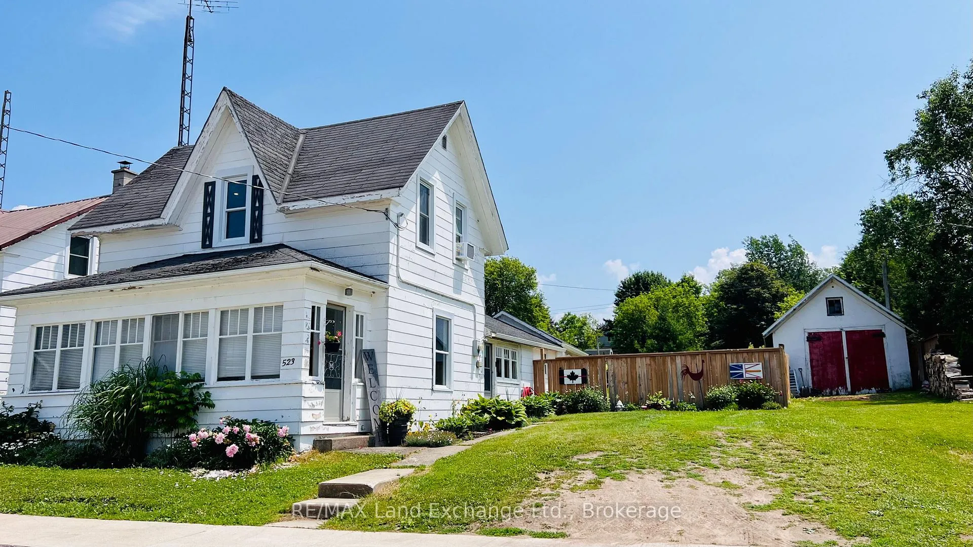 Photo 2 of 523 Outram Street, Huron-Kinloss, Lucknow — HOMEH