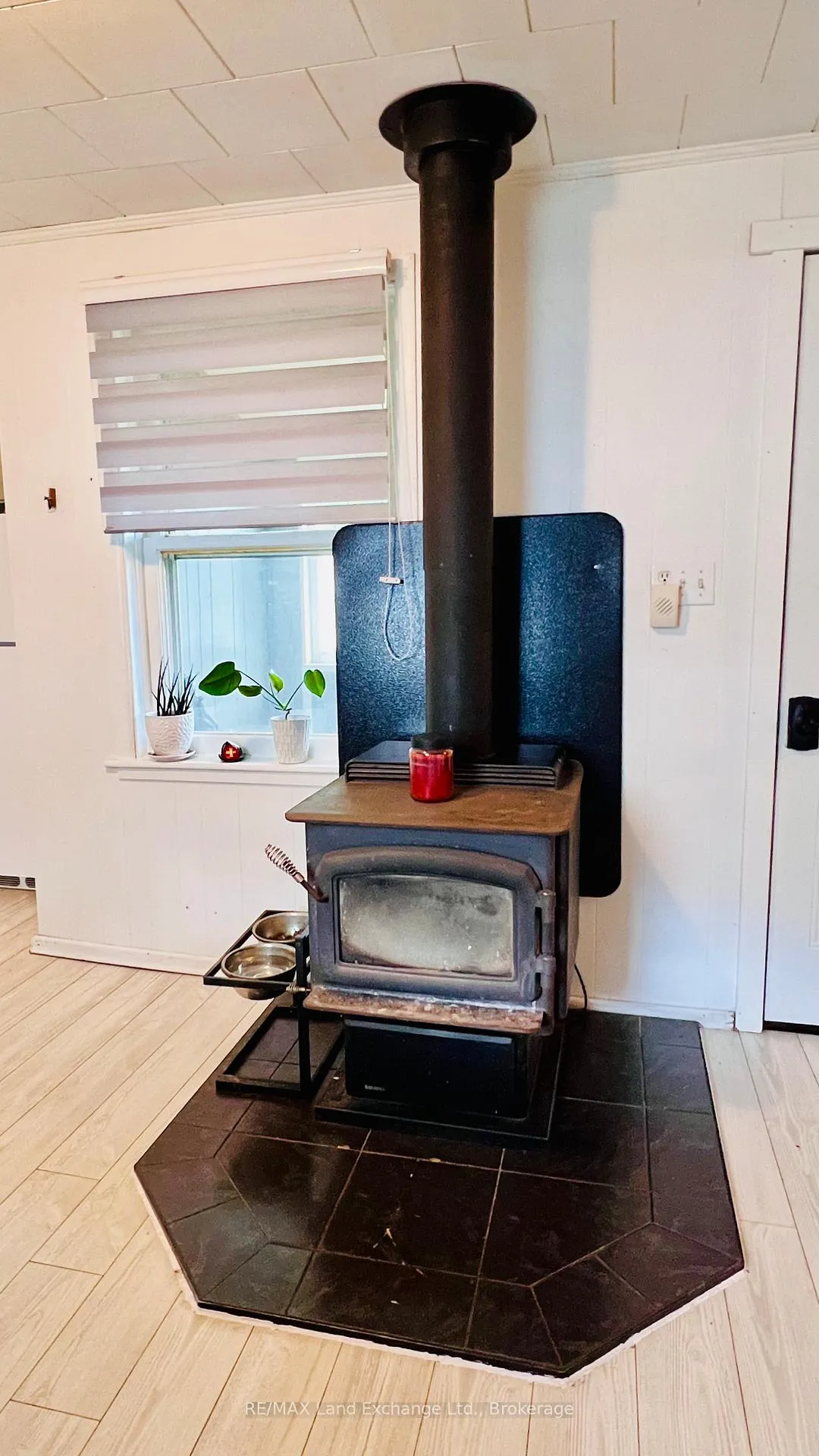 Photo 10 of 523 Outram Street, Huron-Kinloss, Lucknow — HOMEH