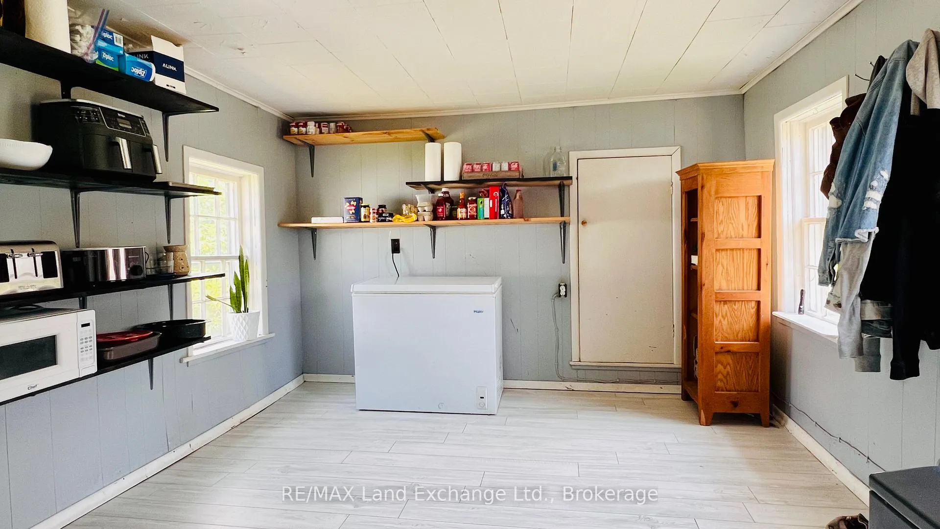 Photo 17 of 523 Outram Street, Huron-Kinloss, Lucknow — HOMEH