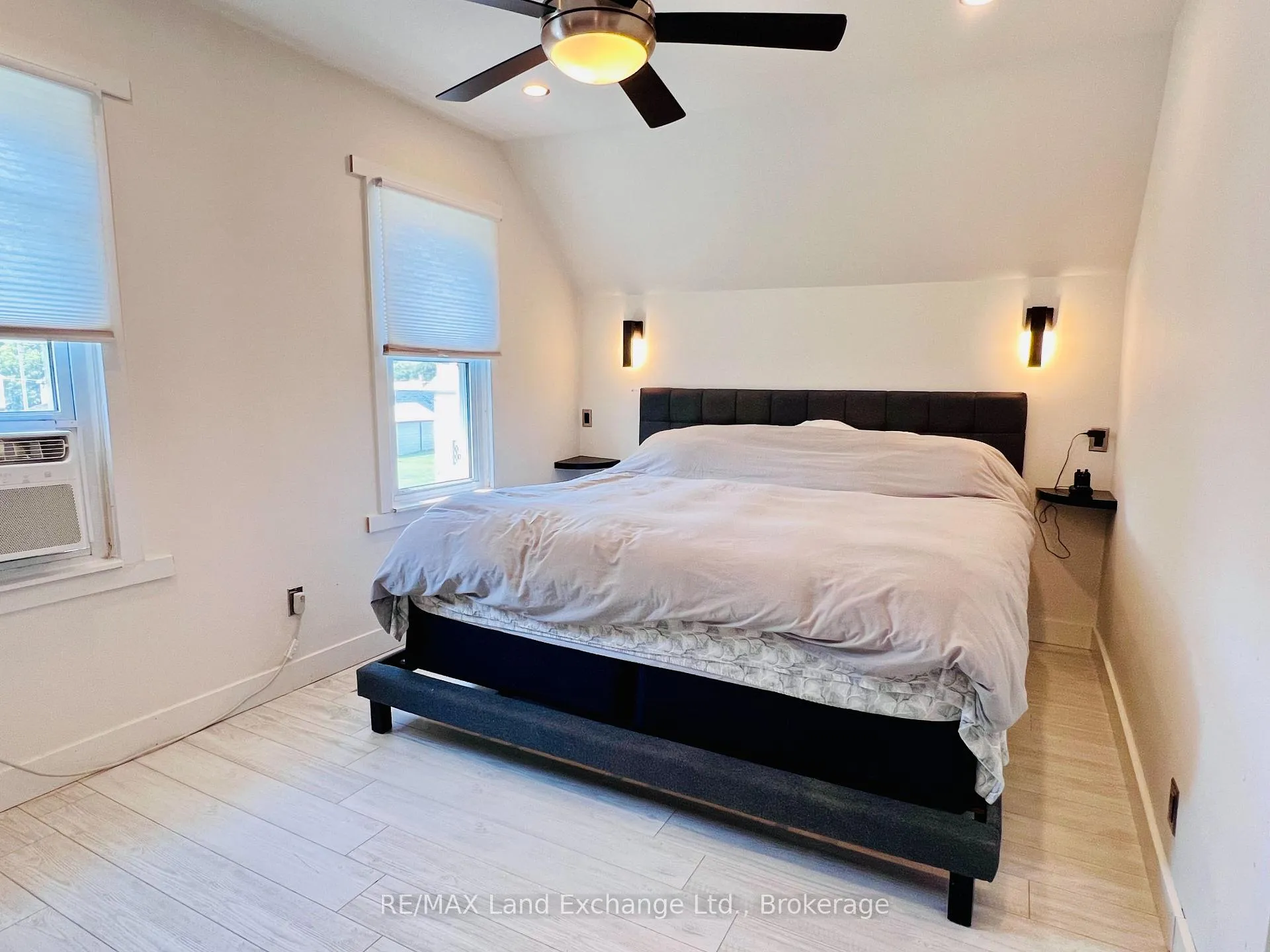 Photo 25 of 523 Outram Street, Huron-Kinloss, Lucknow — HOMEH