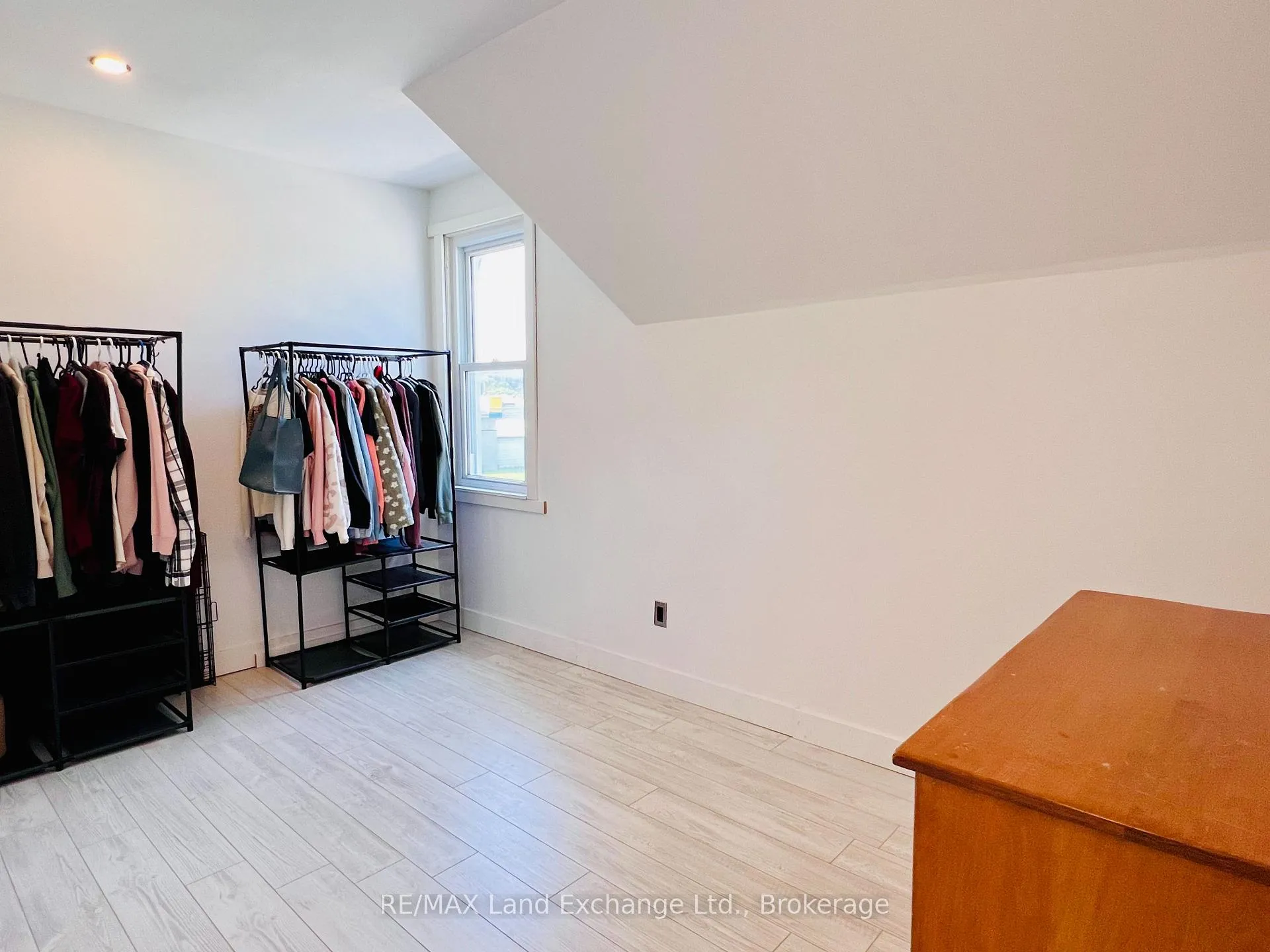 Photo 27 of 523 Outram Street, Huron-Kinloss, Lucknow — HOMEH