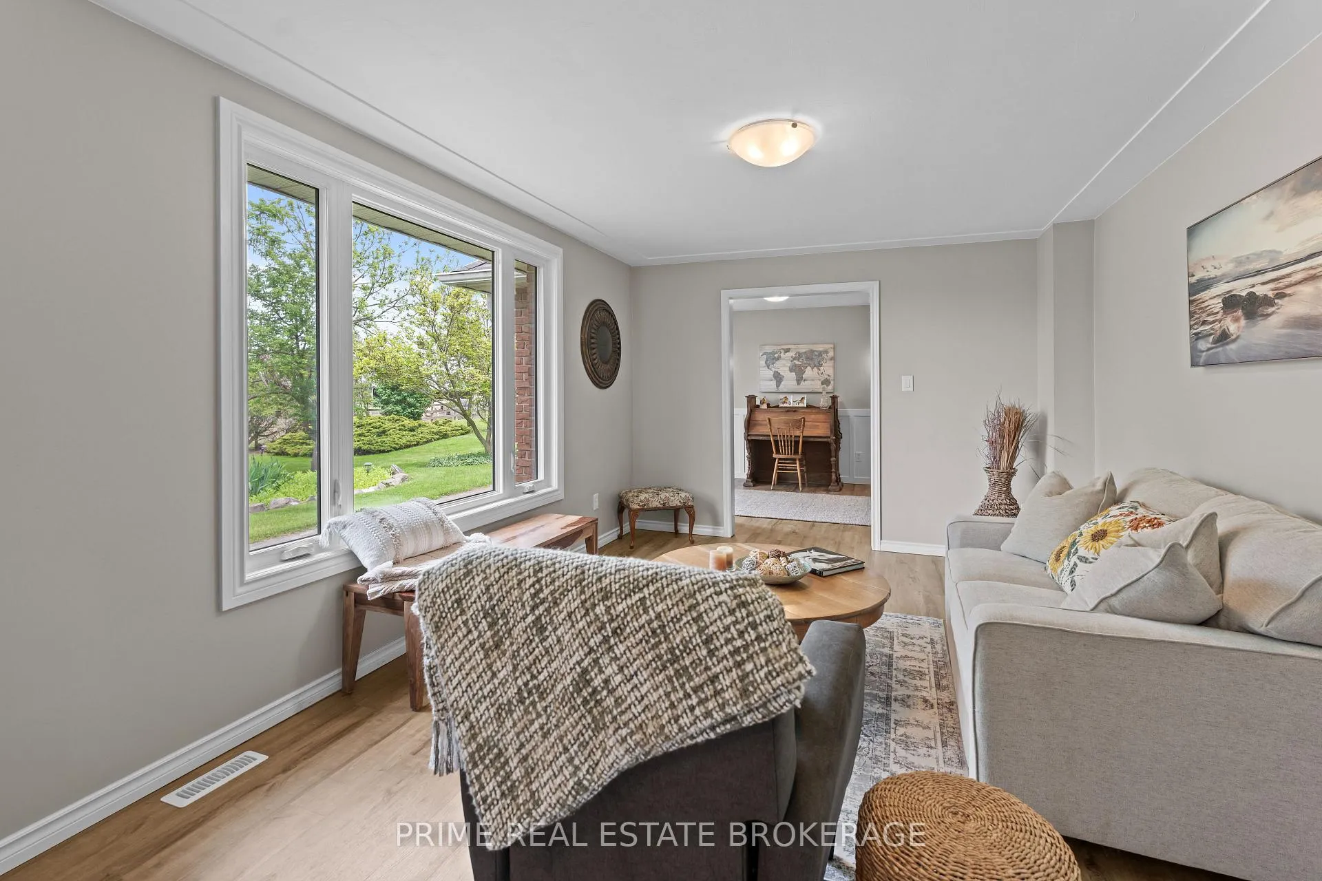 Photo 6 of 3304 Cromarty Drive, Thames Centre, Putnam — HOMEH