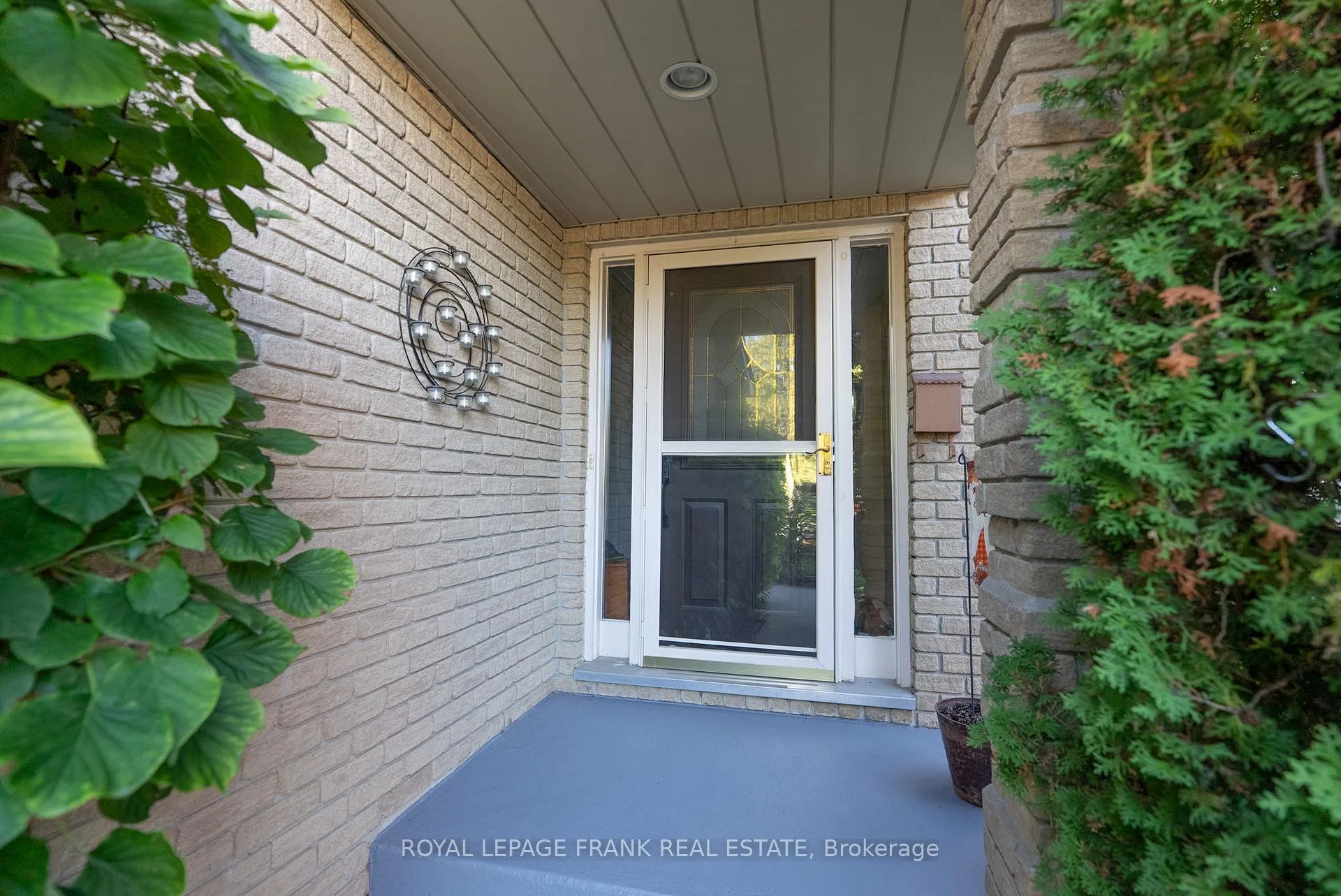 Photo 3 of 59 Short Crescent, Clarington, Courtice — HOMEH