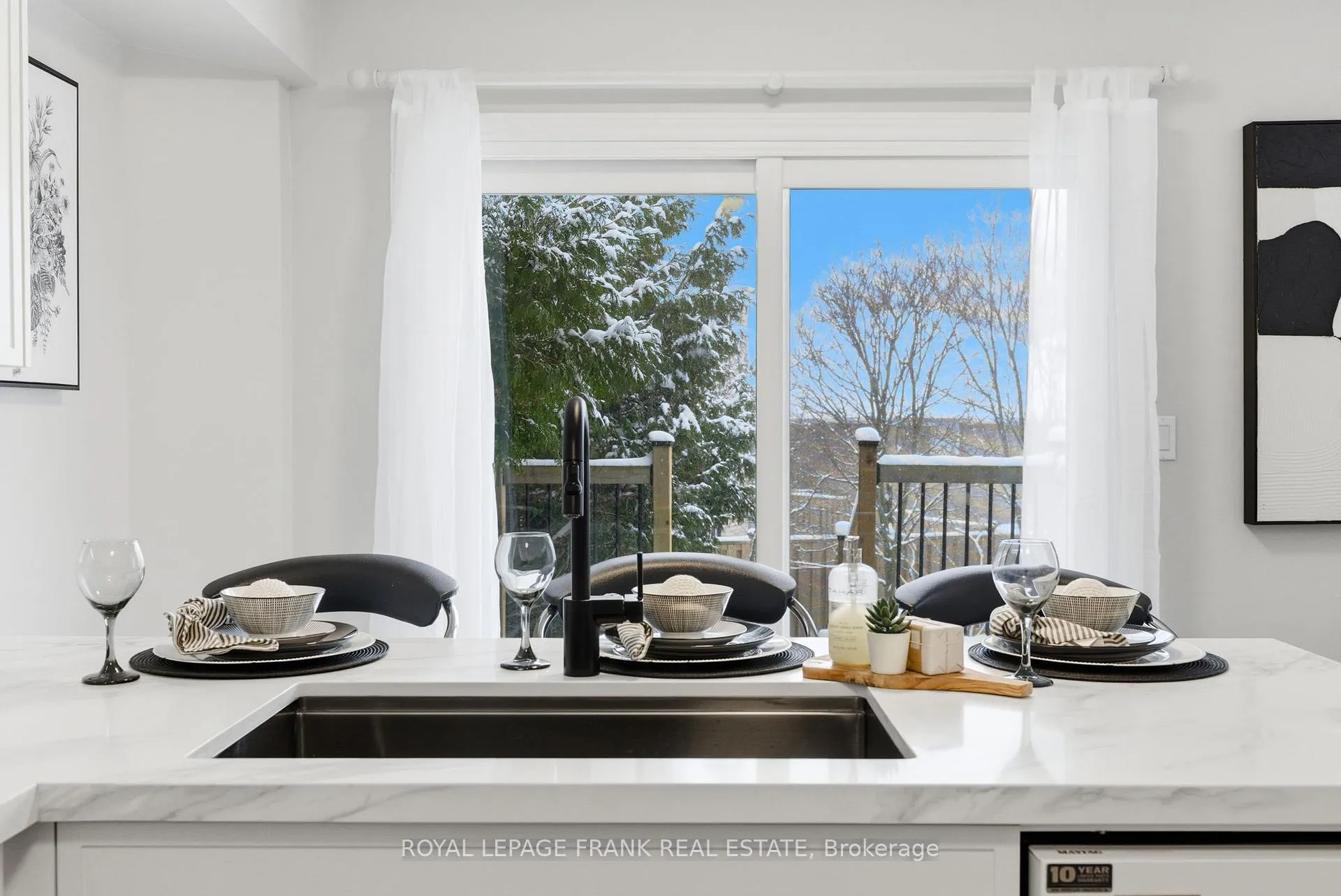Photo 5 of 59 Short Crescent, Clarington, Courtice — HOMEH