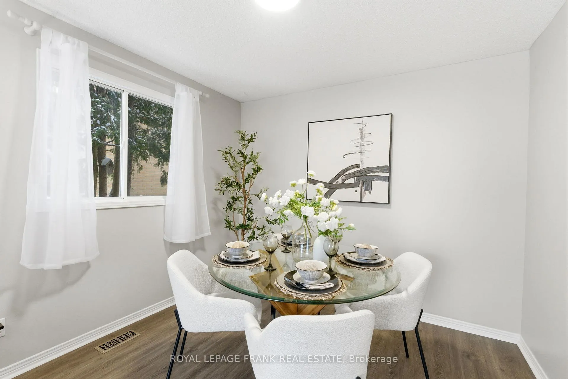 Photo 14 of 59 Short Crescent, Clarington, Courtice — HOMEH
