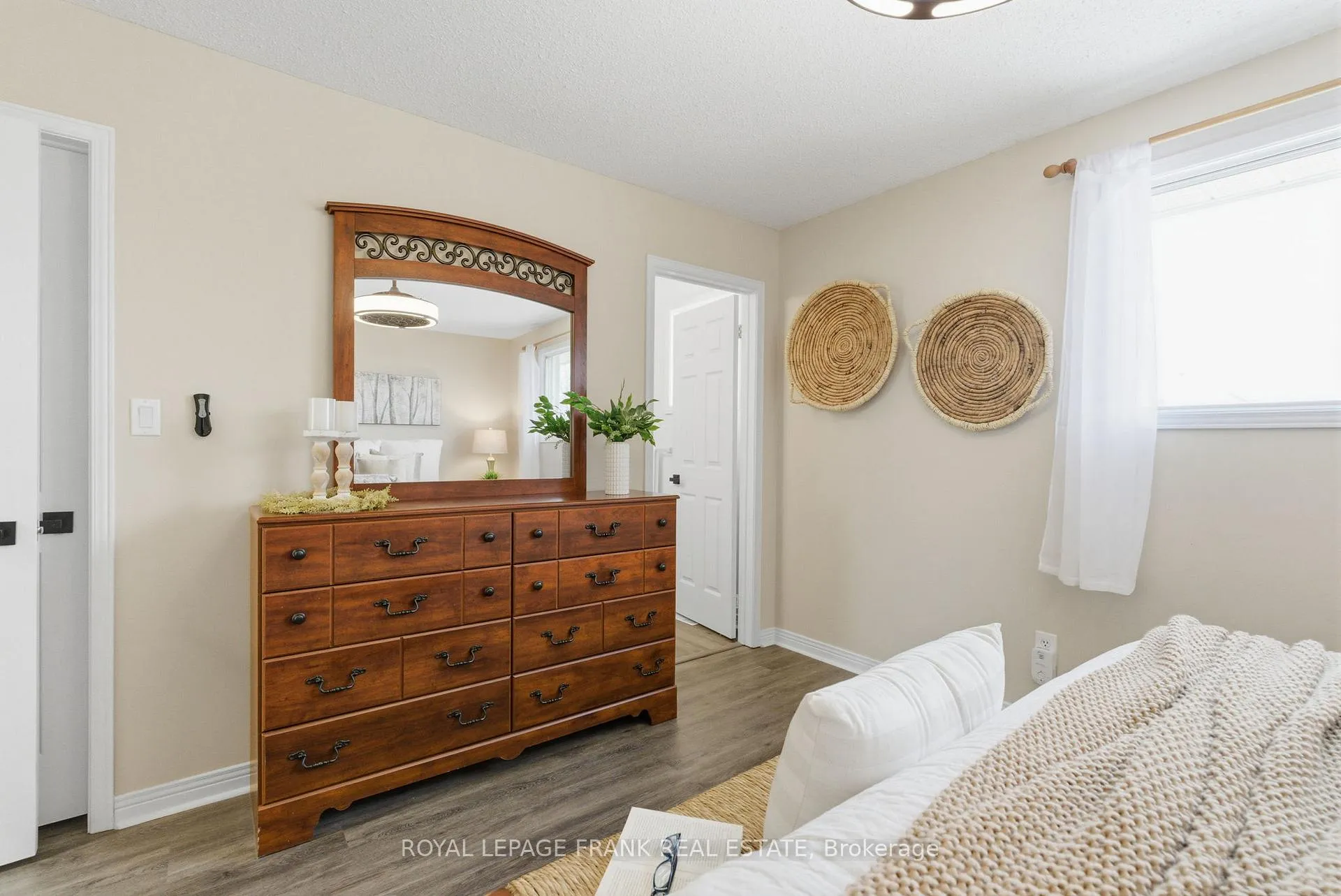 Photo 26 of 59 Short Crescent, Clarington, Courtice — HOMEH