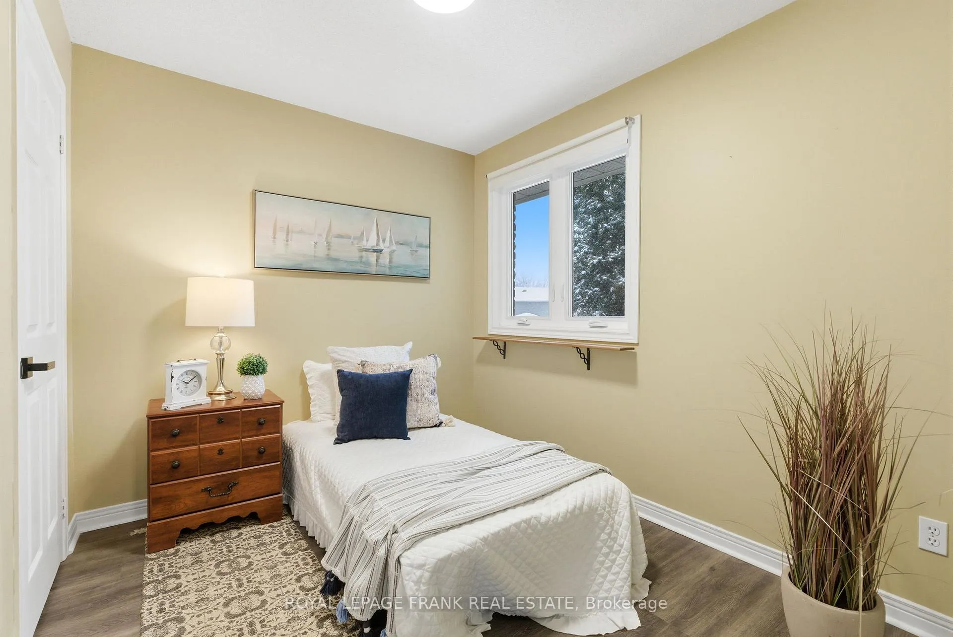 Photo 29 of 59 Short Crescent, Clarington, Courtice — HOMEH
